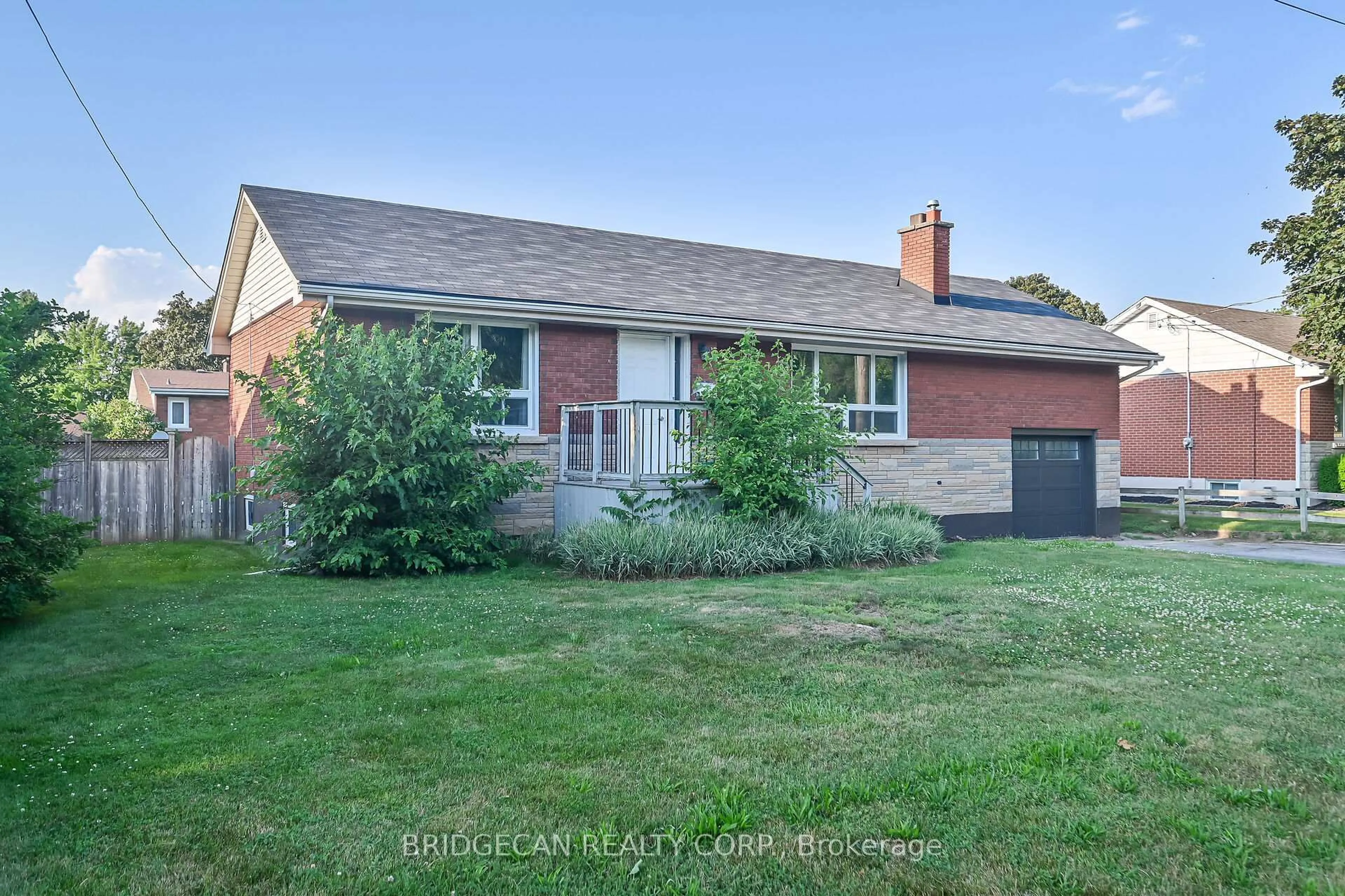 Unknown for 17 Brierwood Ave, Grimsby Ontario L3M 1J5
