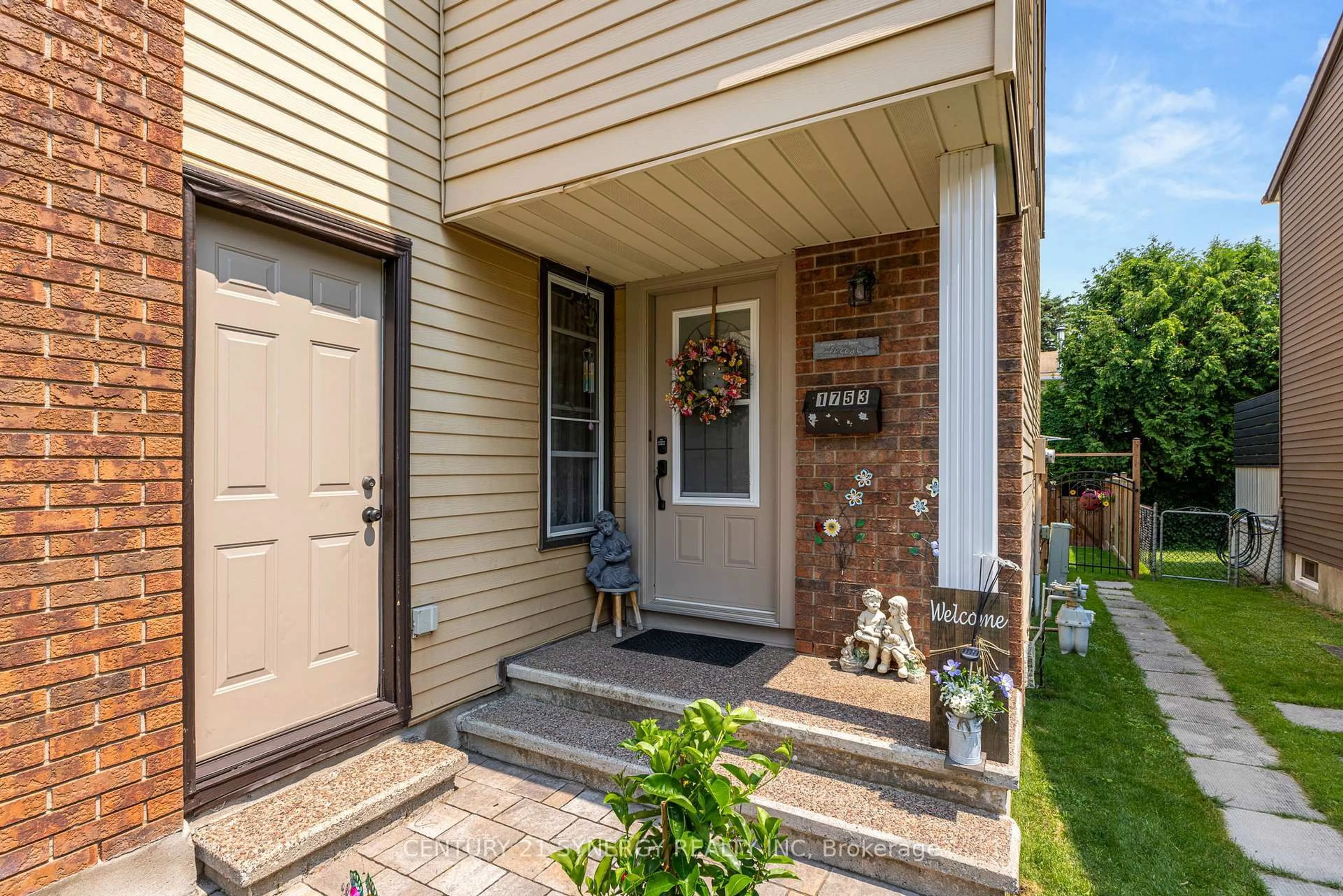 Unknown for 1753 Lafrance Dr, Orleans Ontario K1E 2H1