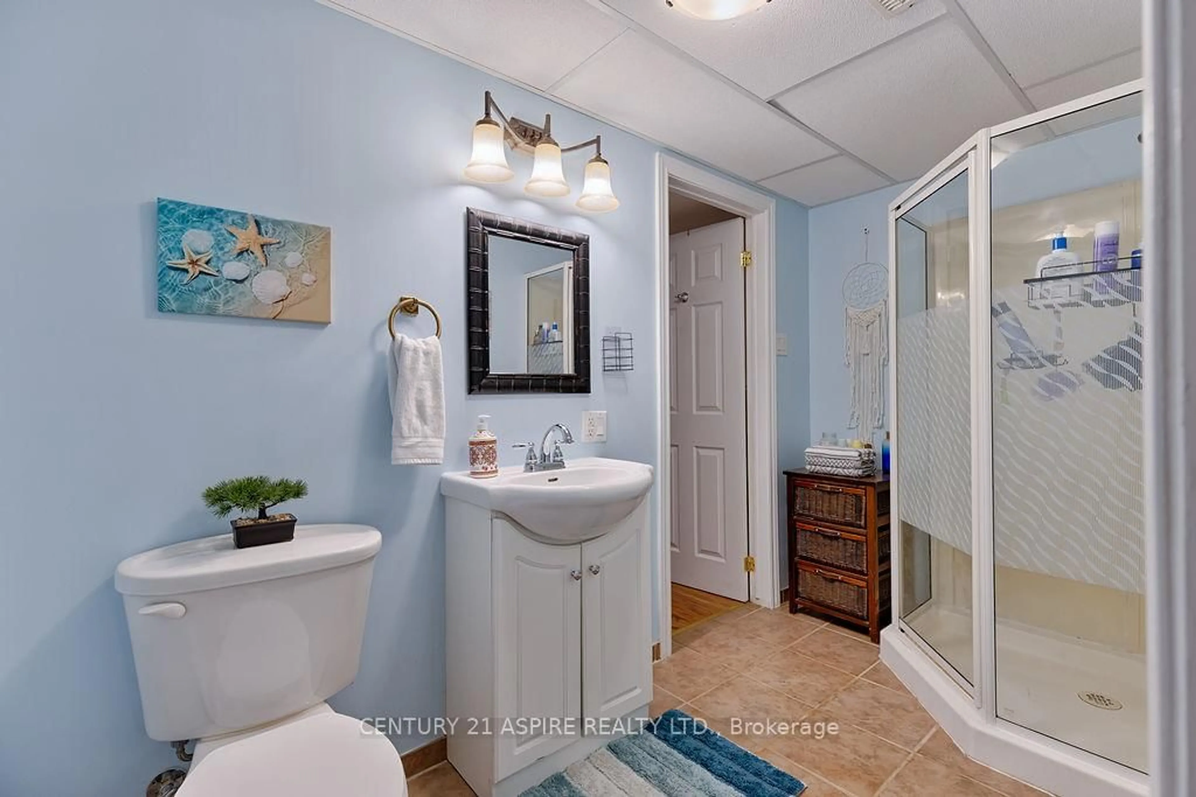 Standard bathroom, ceramic/tile floor for 93 Hemlock St, Petawawa Ontario K8H 3C3
