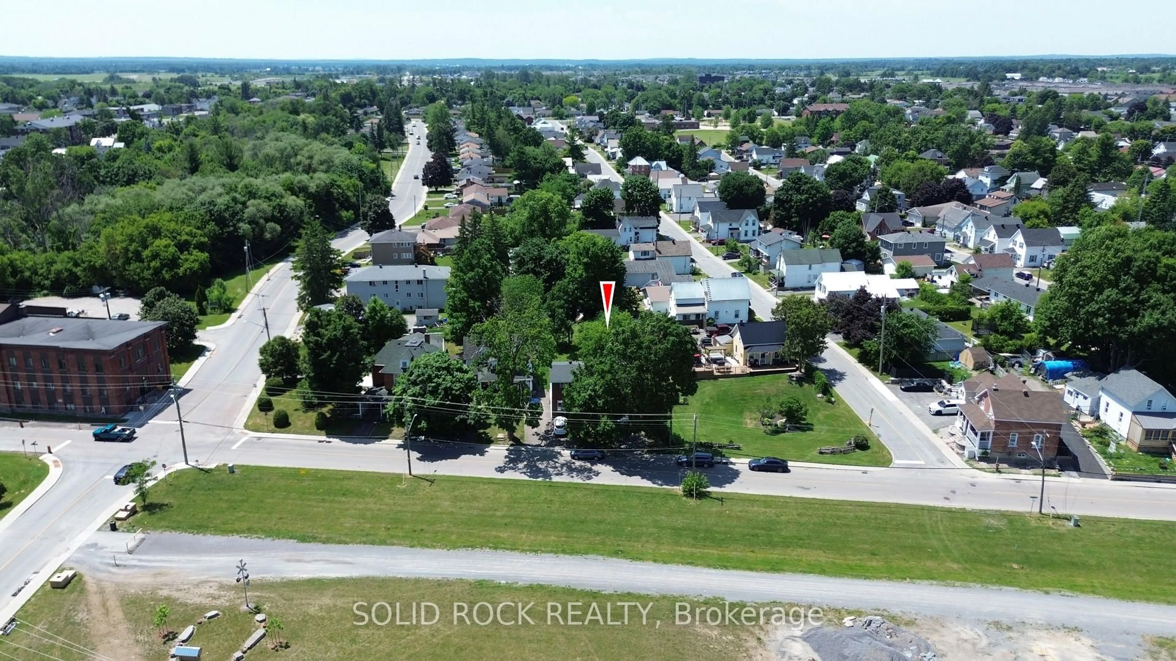 A pic from outside/outdoor area/front of a property/back of a property/a pic from drone, street for 54 William St, Arnprior Ontario K7S 1J9