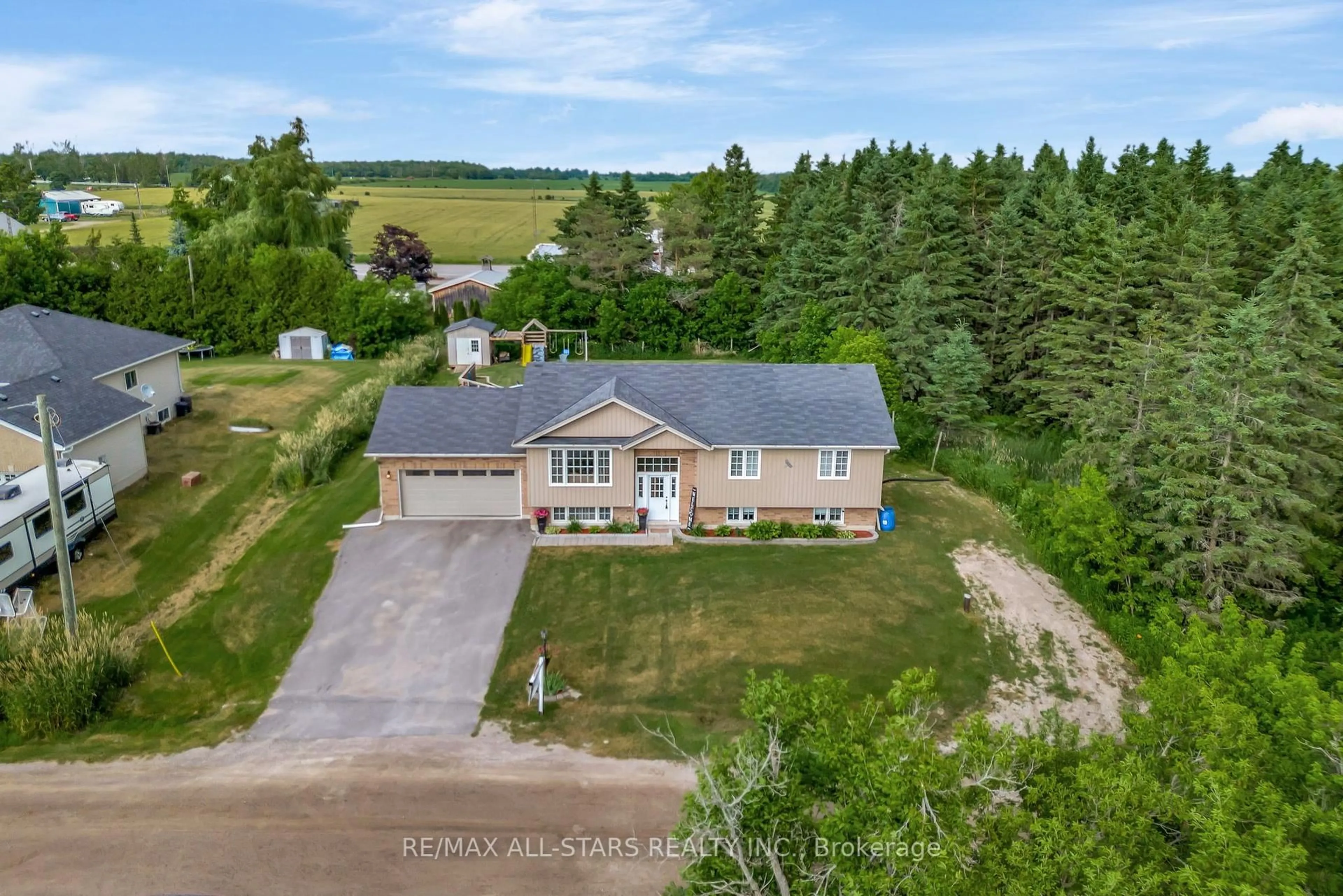 A pic from outside/outdoor area/front of a property/back of a property/a pic from drone, unknown for 2 King St, Kawartha Lakes Ontario K0M 2T0