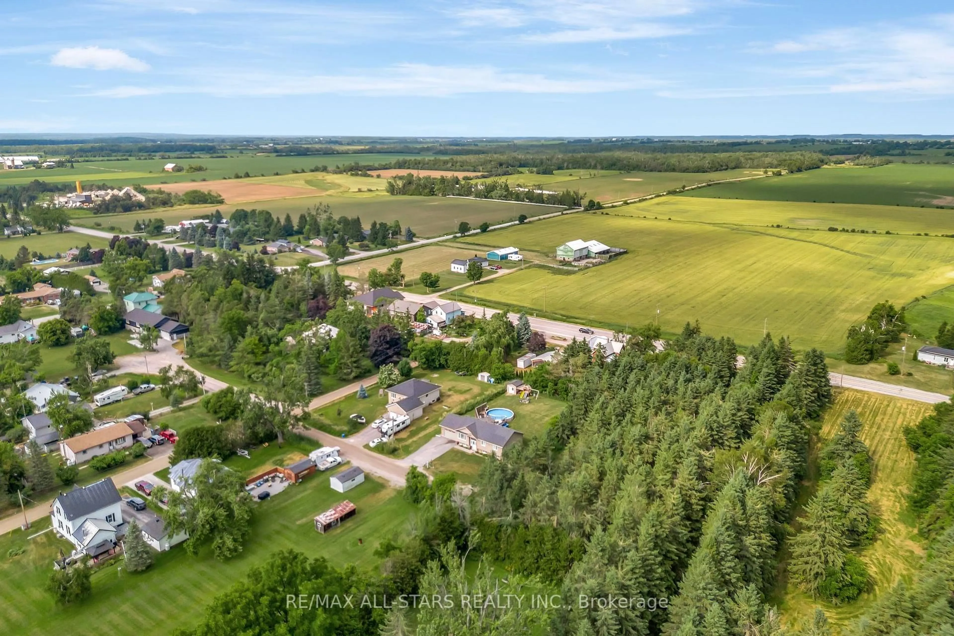A pic from outside/outdoor area/front of a property/back of a property/a pic from drone, unknown for 2 King St, Kawartha Lakes Ontario K0M 2T0