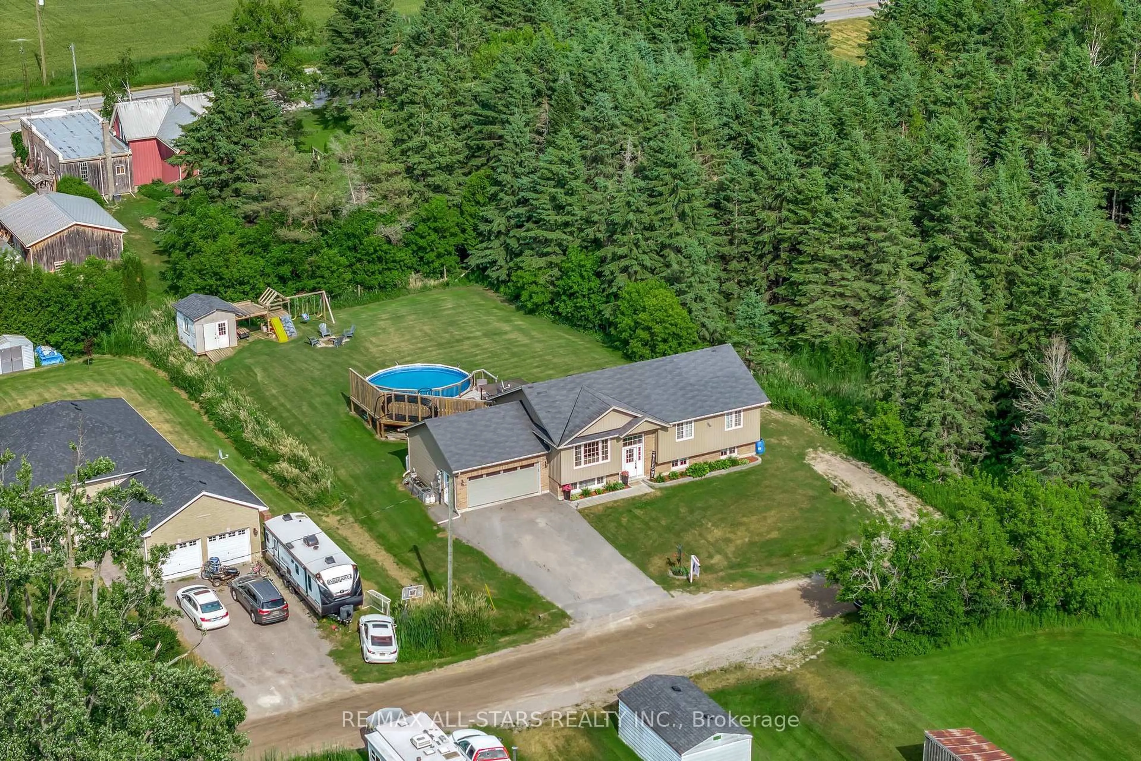 A pic from outside/outdoor area/front of a property/back of a property/a pic from drone, unknown for 2 King St, Kawartha Lakes Ontario K0M 2T0