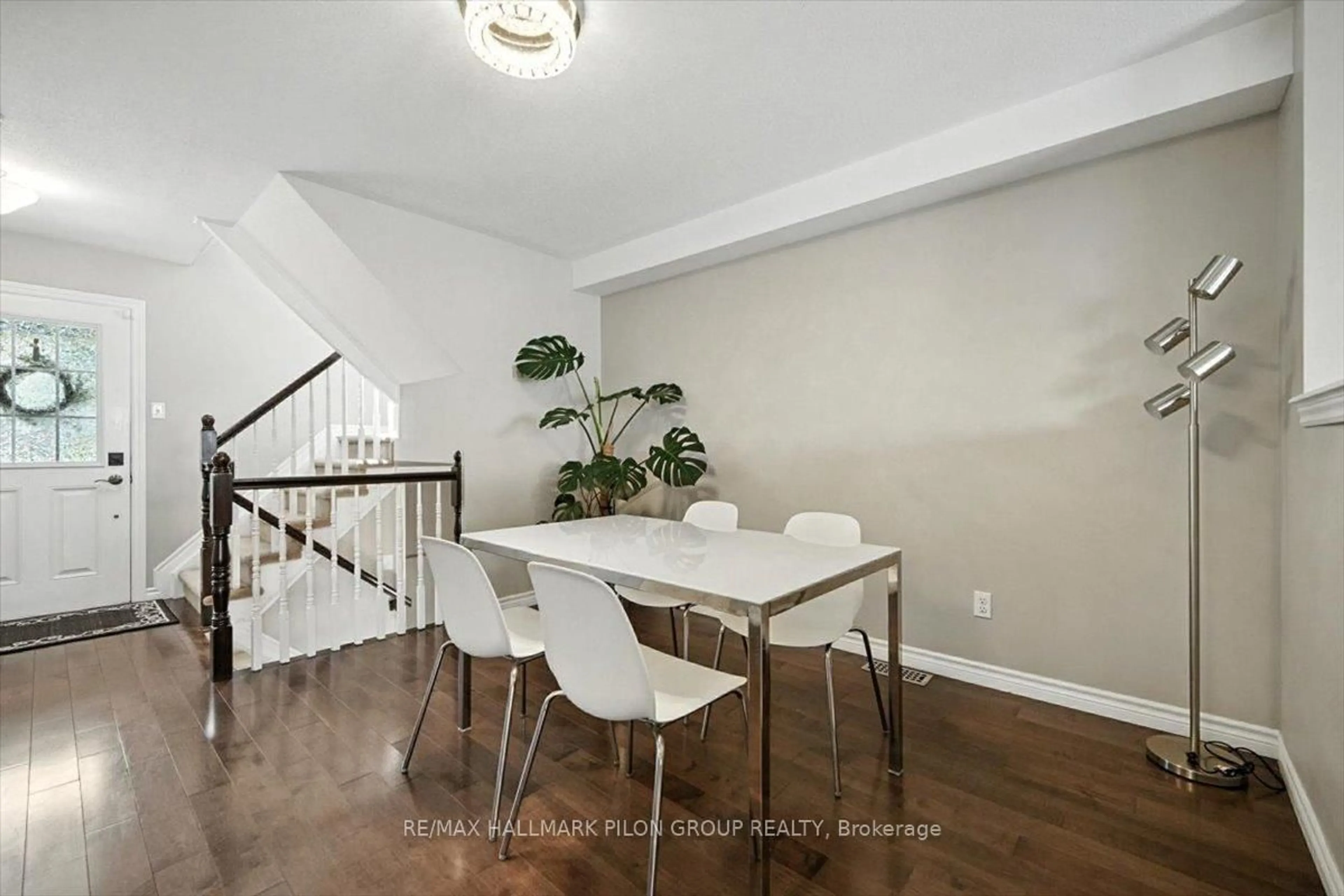 Dining room, unknown for 129 Sunshine Cres, Ottawa Ontario K4A 0V3