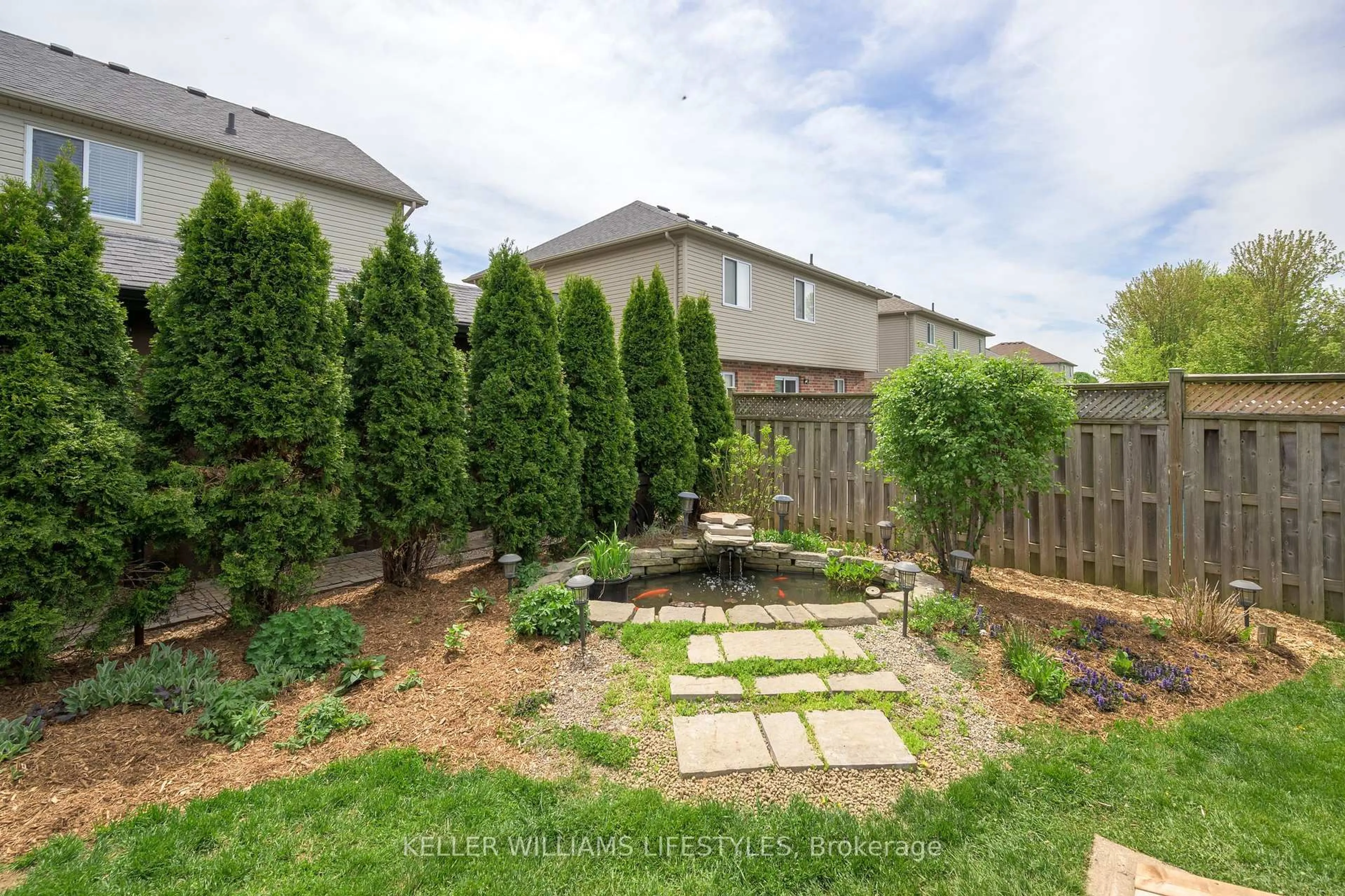 Patio, unknown for 28 Stonefield Lane, Middlesex Centre Ontario N0M 2A0