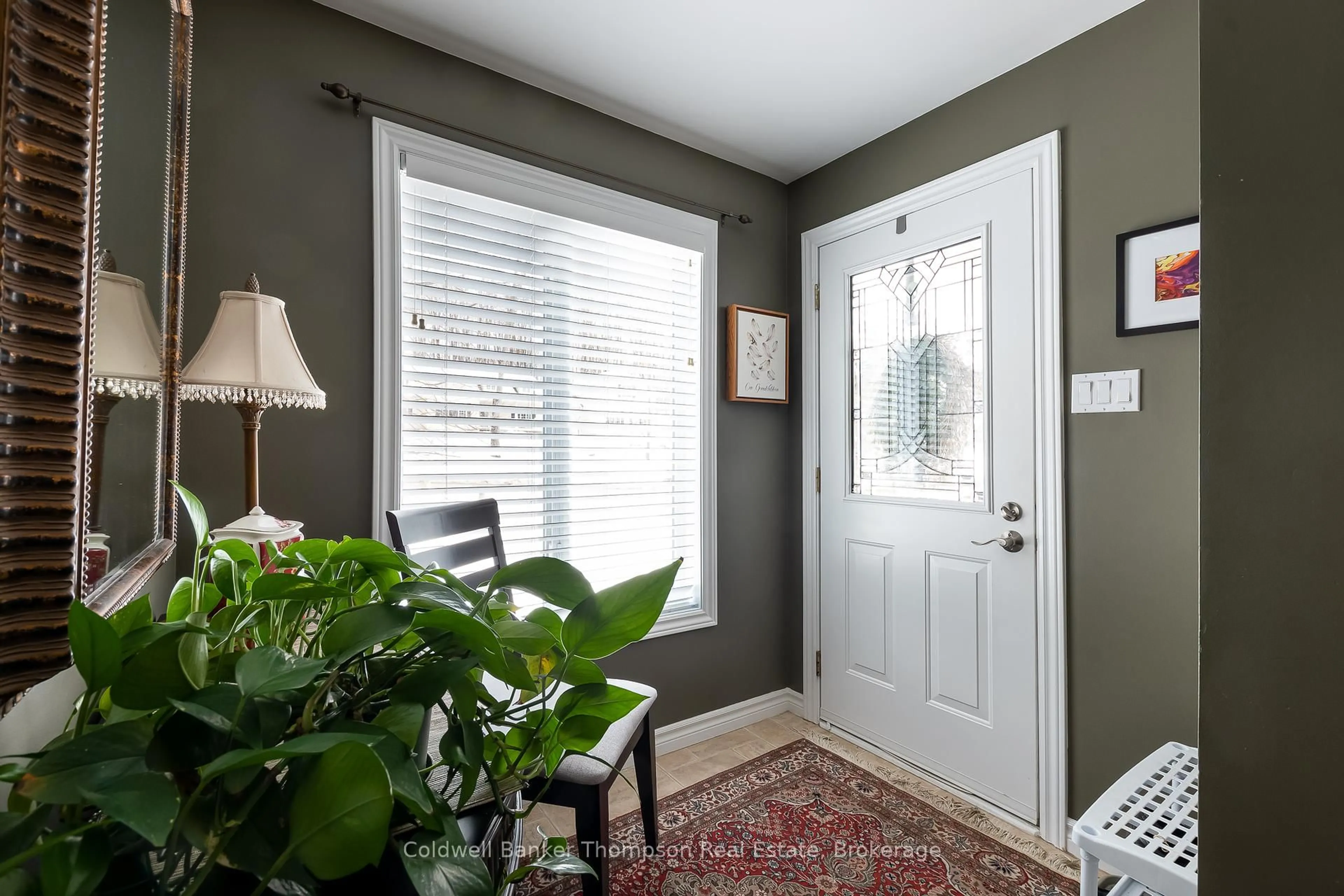 Indoor entryway for 30 Deerfoot Tr, Huntsville Ontario P1H 0A6