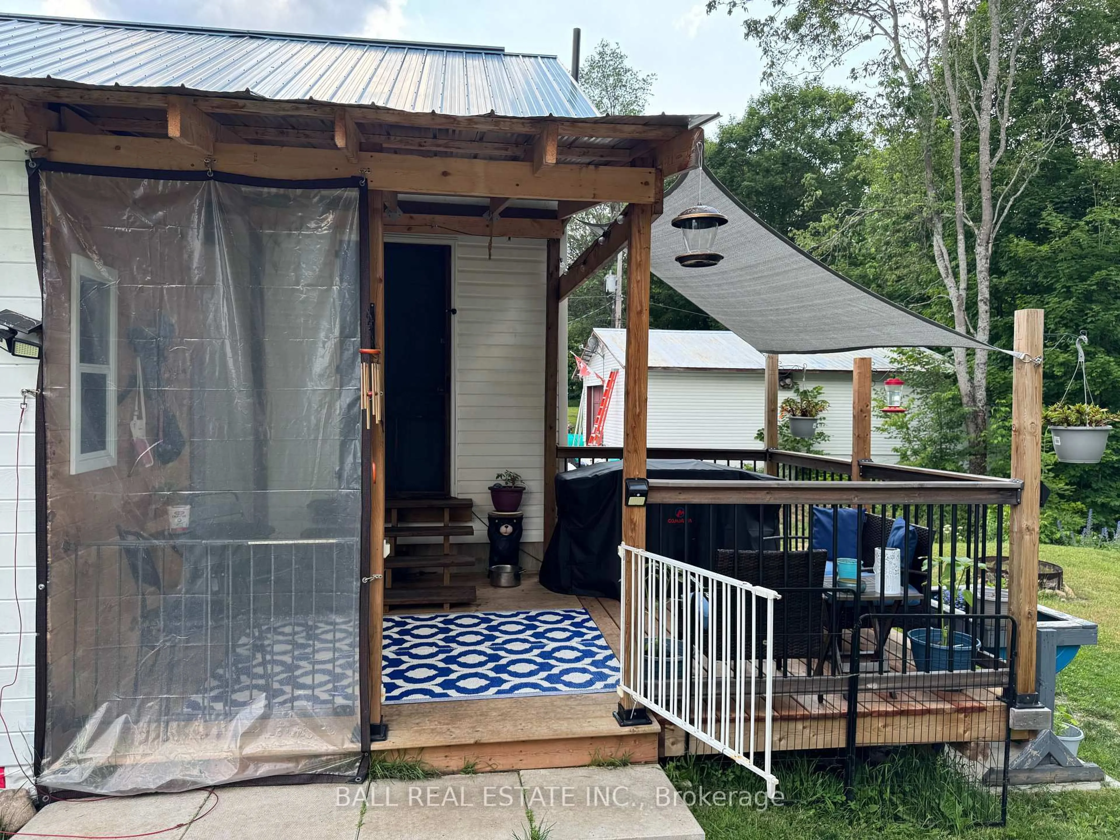 Patio, unknown for 10419 County Road 503, Highlands East Ontario K0M 1R0