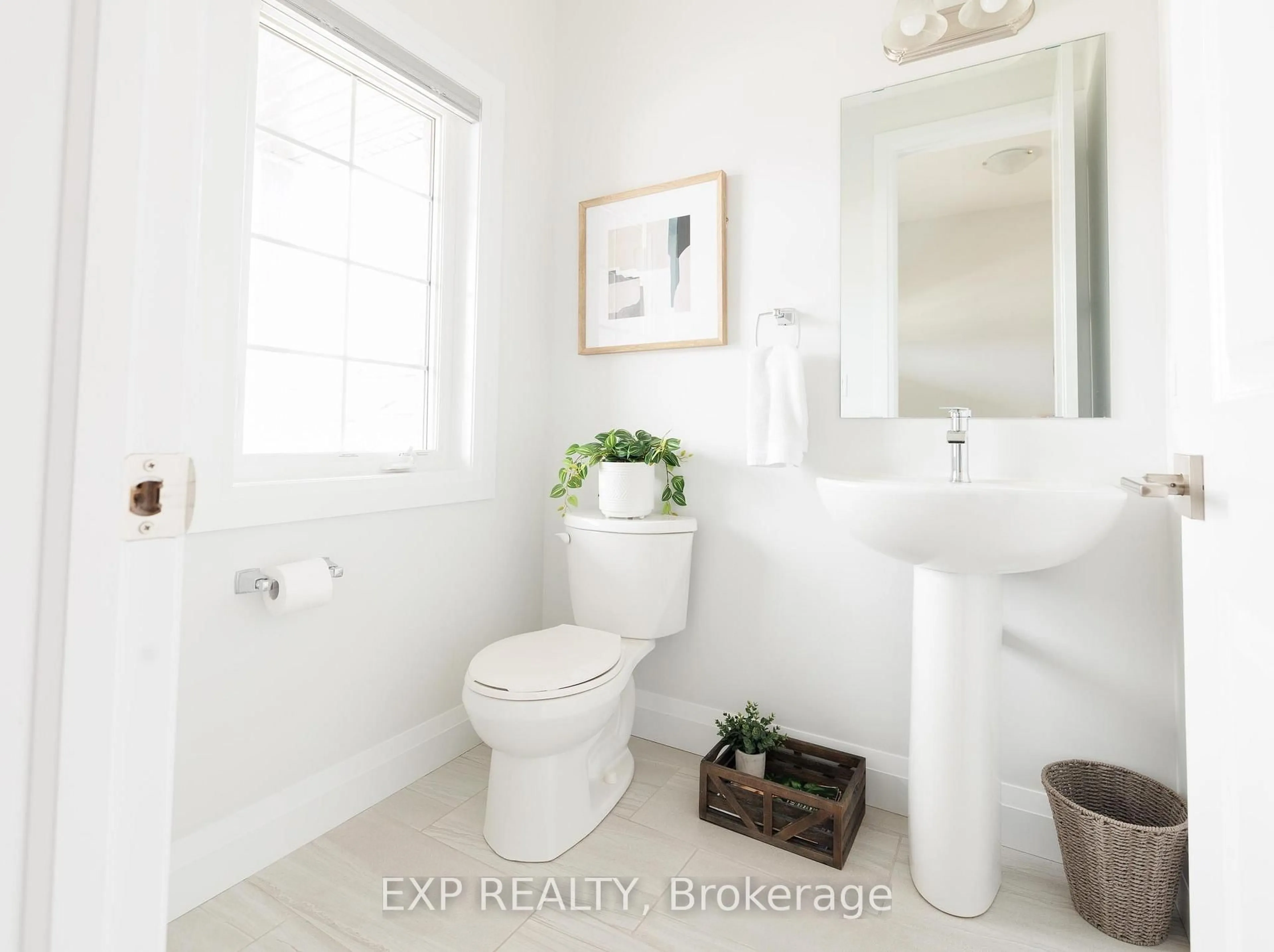 Standard bathroom, ceramic/tile floor for 164 Snyder Ave, Woolwich Ontario N3B 0C9