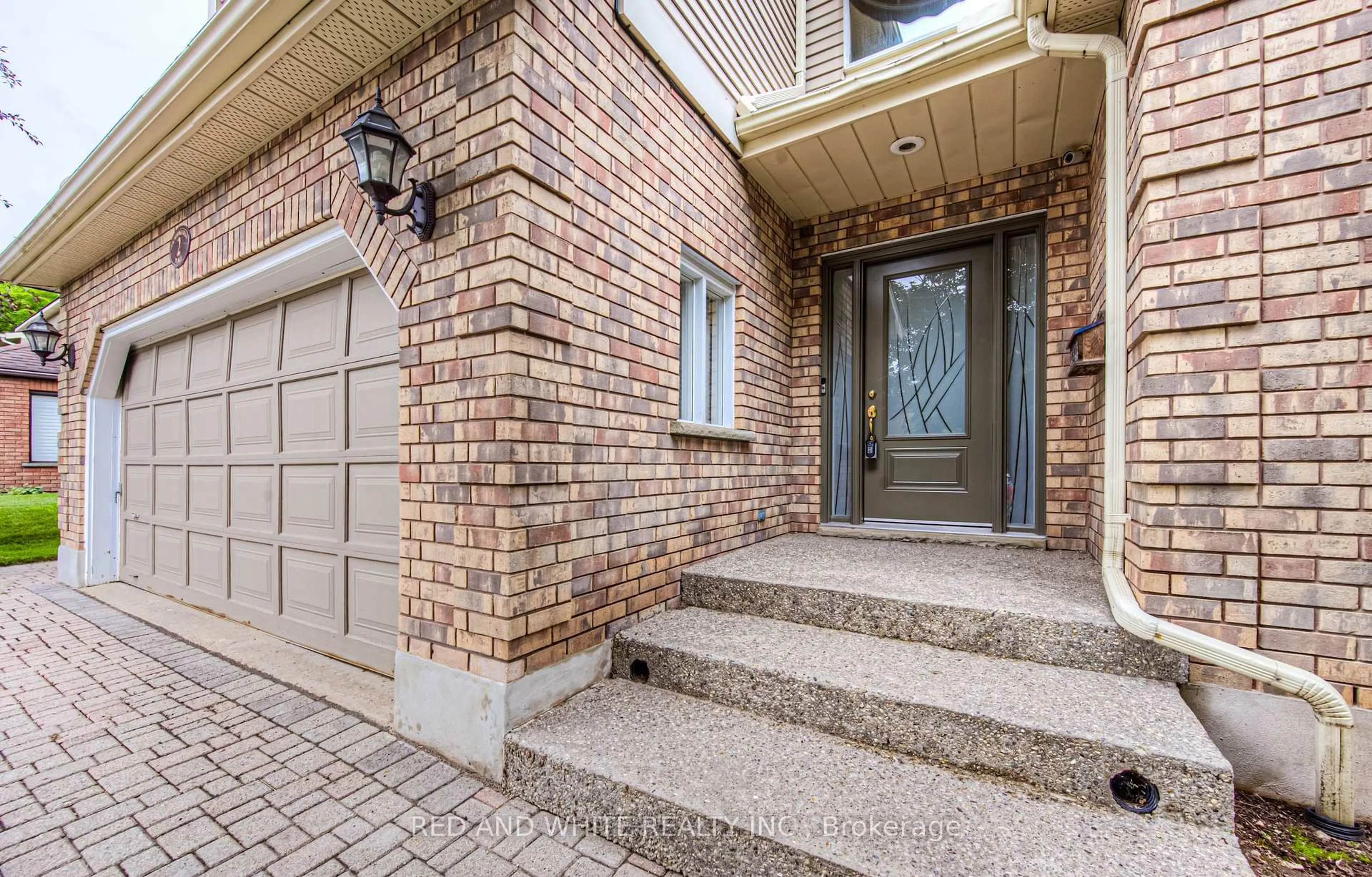 Home with brick exterior material, street for 2 Morningview Pl, Kitchener Ontario N2P 1Z2