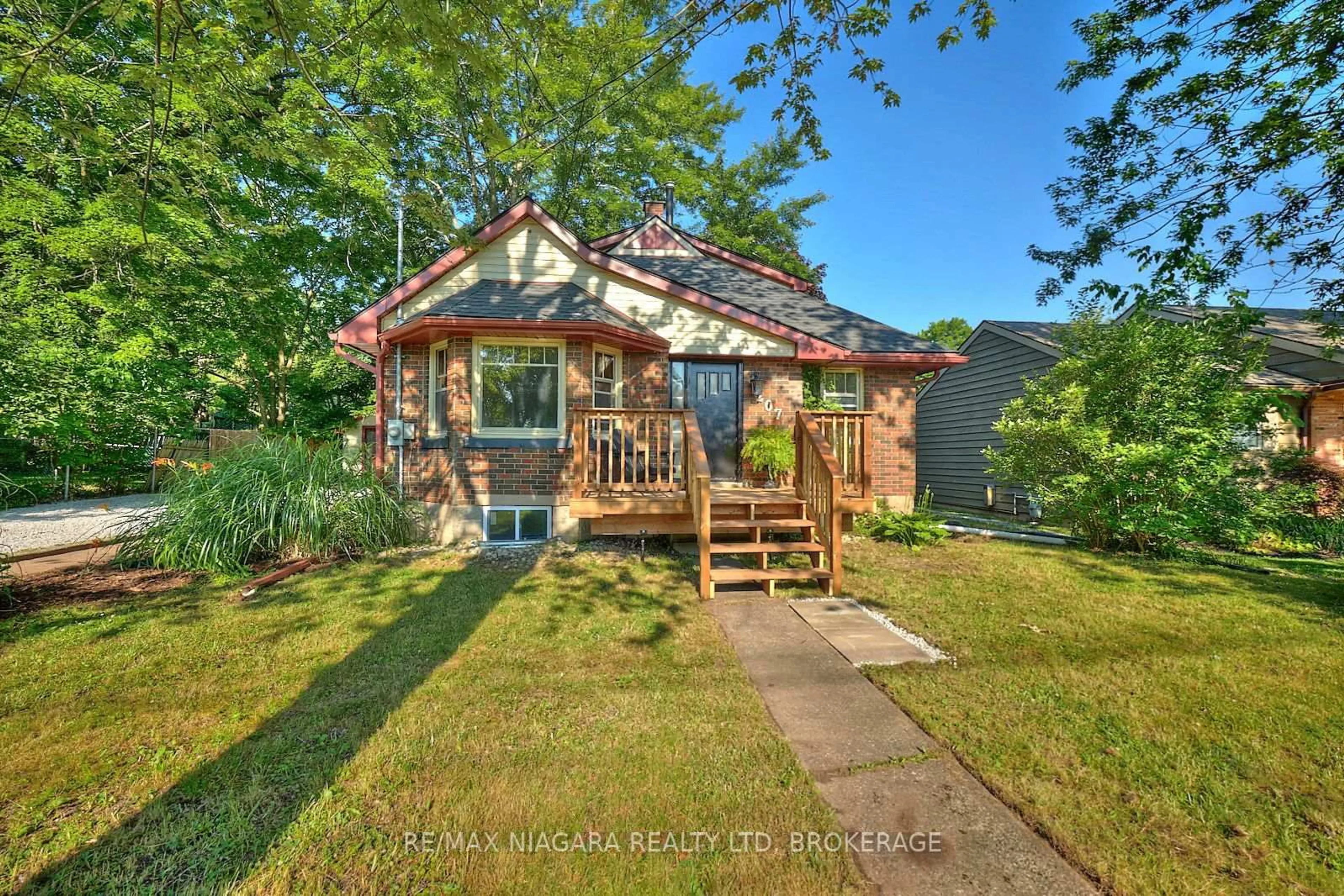 Unknown for 207 South Mill St, Fort Erie Ontario L0S 1N0