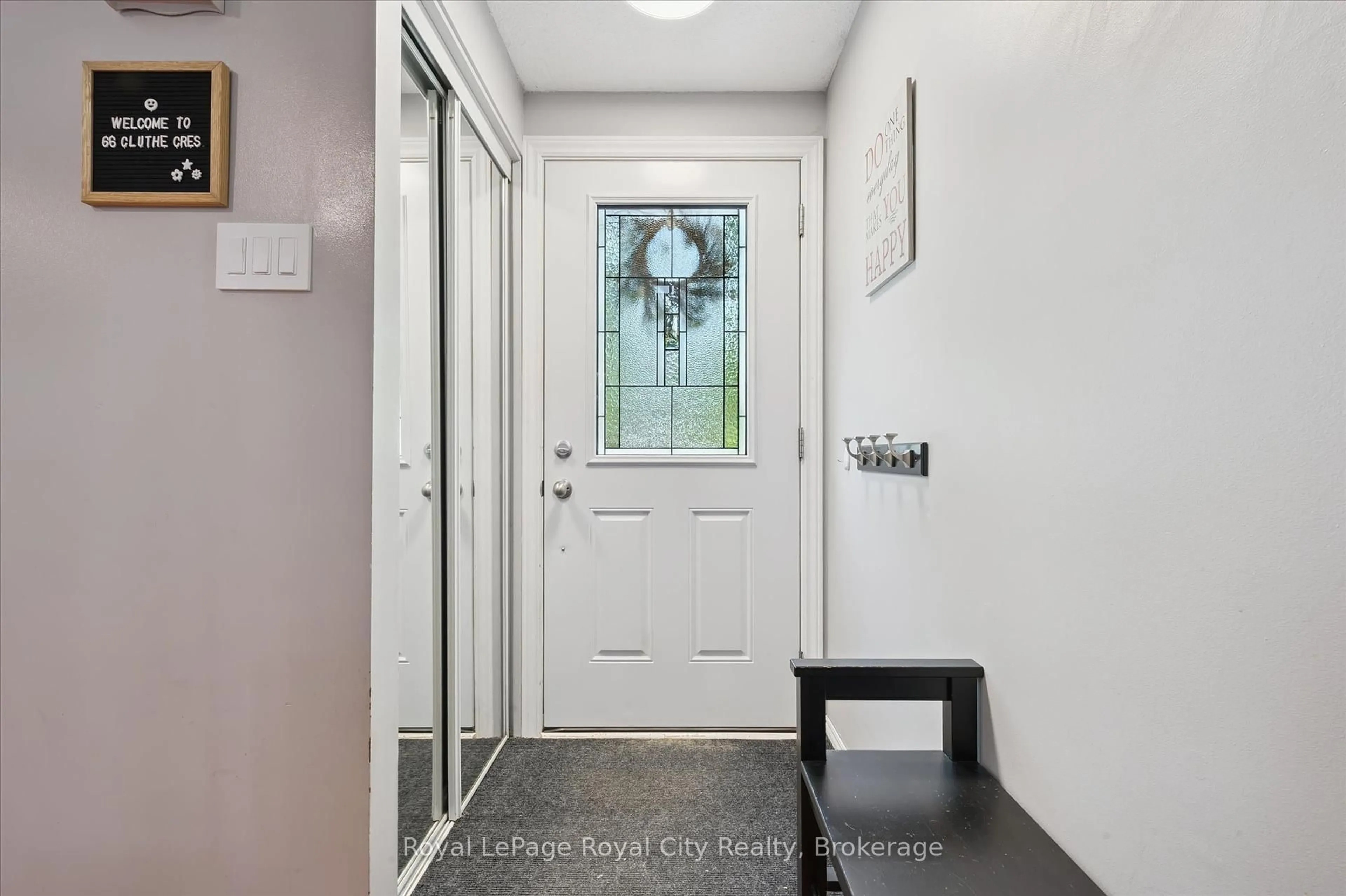 Indoor entryway for 66 Cluthe Cres, Kitchener Ontario N2P 1M8