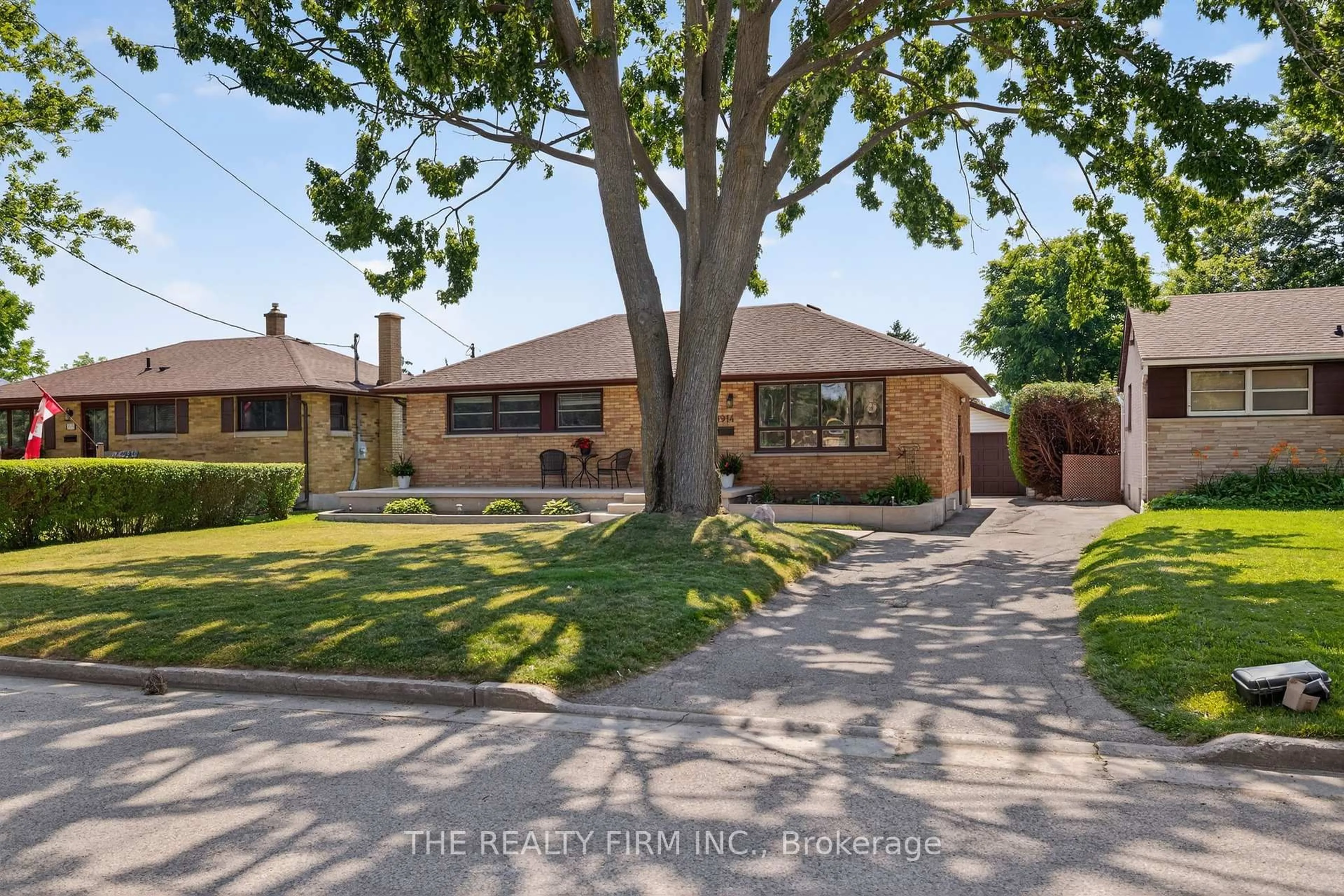 Home with brick exterior material, street for 1914 Crystal Cres, London East Ontario N5V 1H4