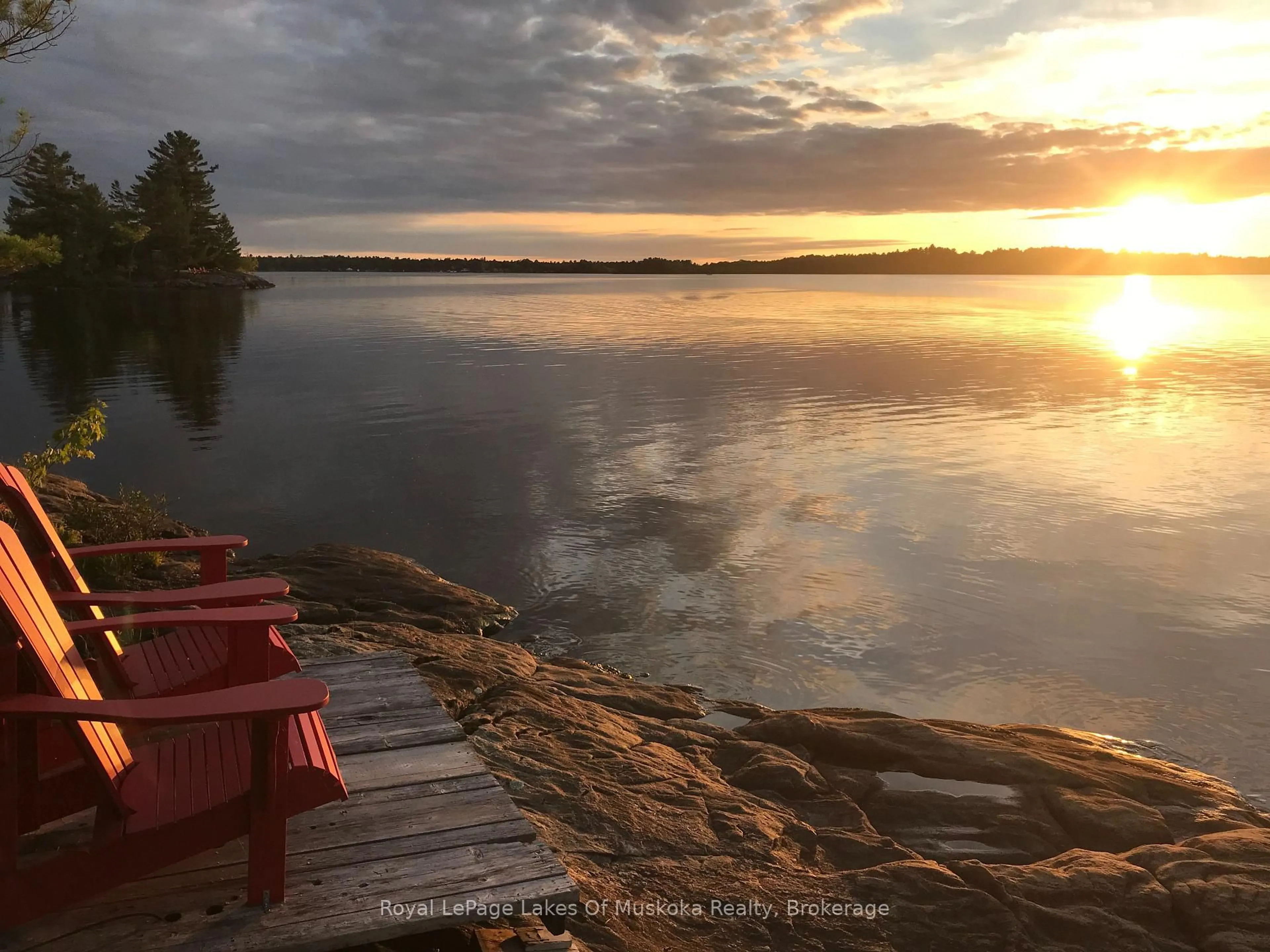 Unknown for 1 Island 2SL Island, Gravenhurst Ontario P1P 1R1