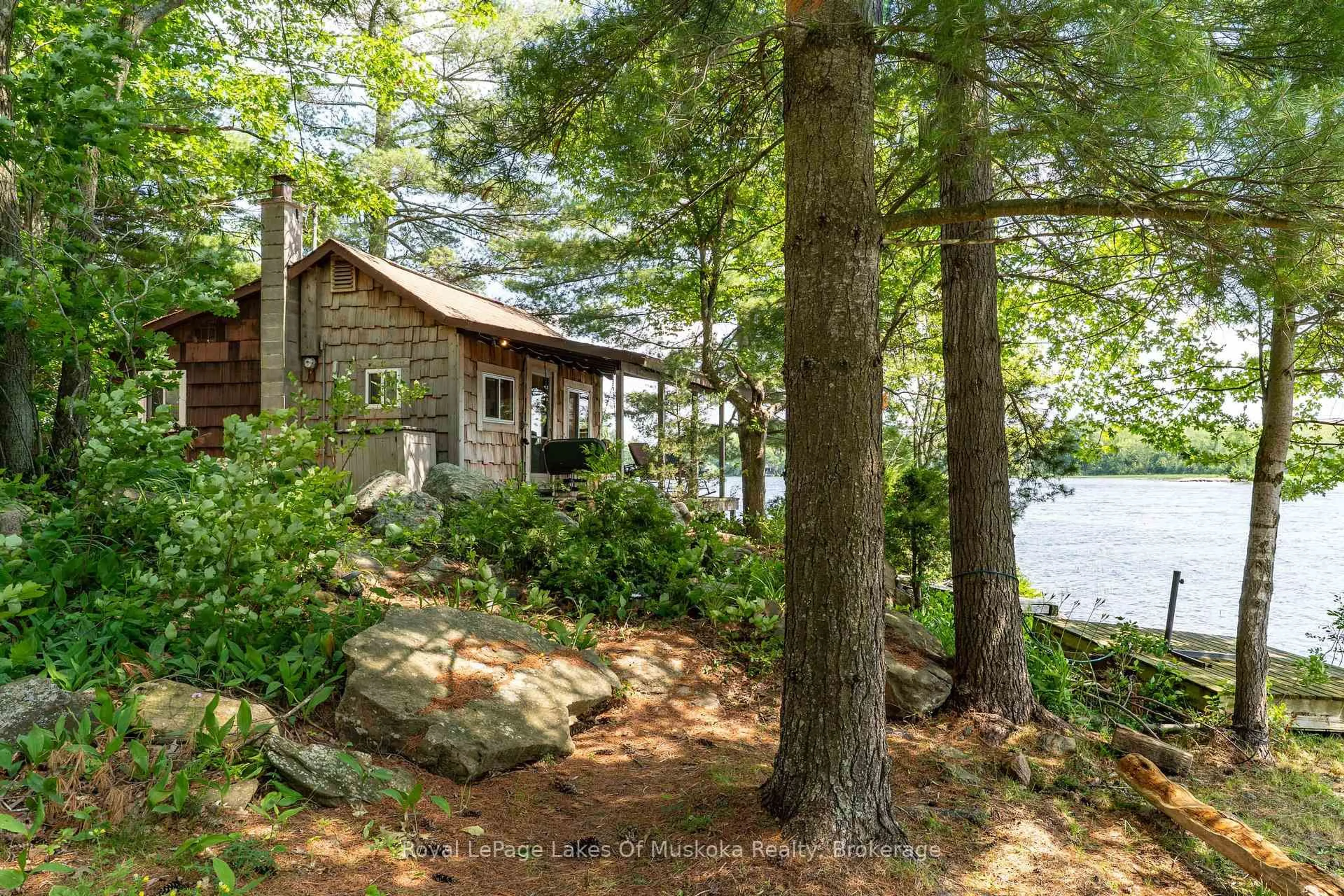 Shed for 1 Island 2SL Island, Gravenhurst Ontario P1P 1R1