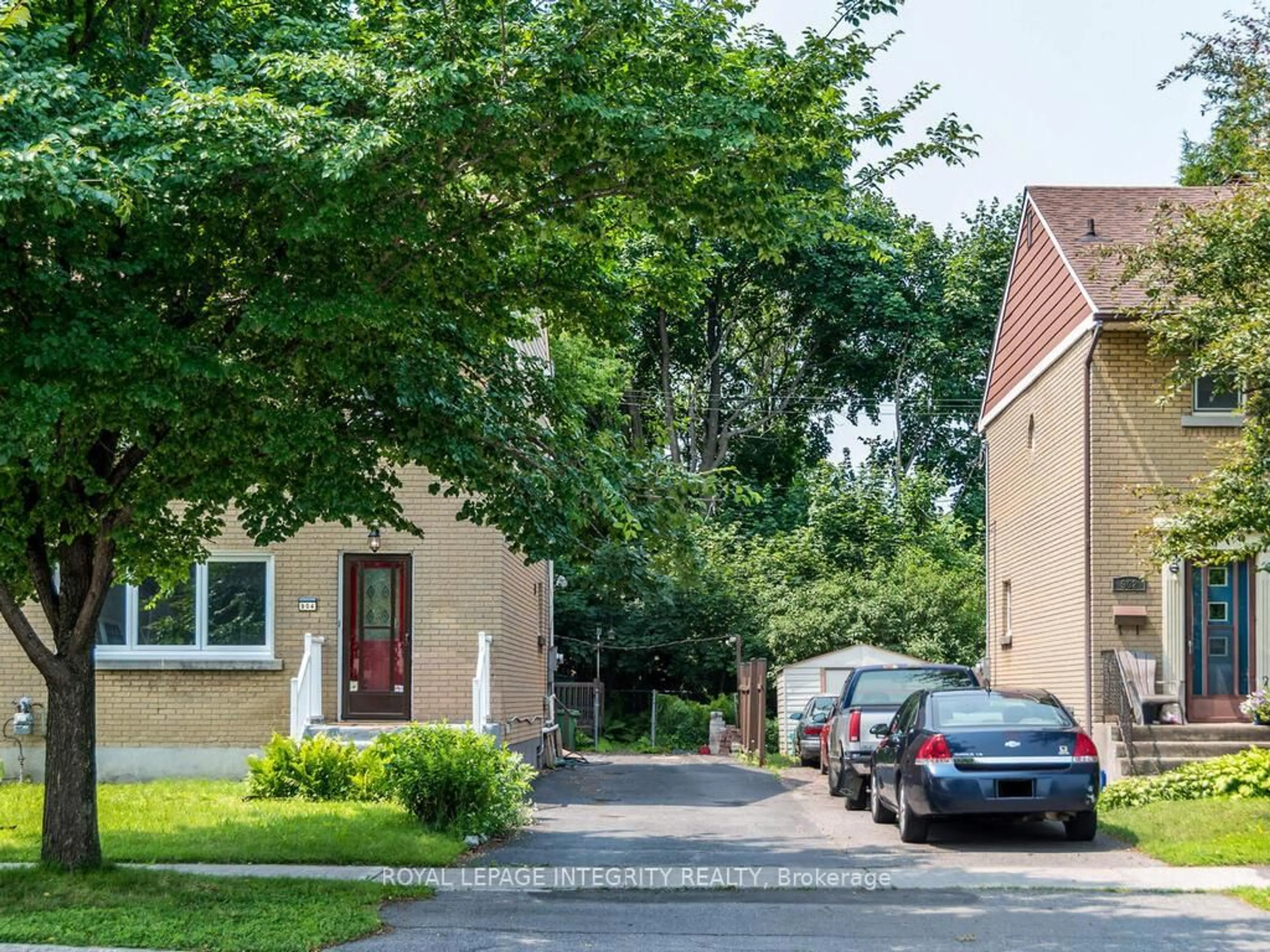 Unknown for 904 Kirkwood Ave, Ottawa Ontario K1Z 5Y4