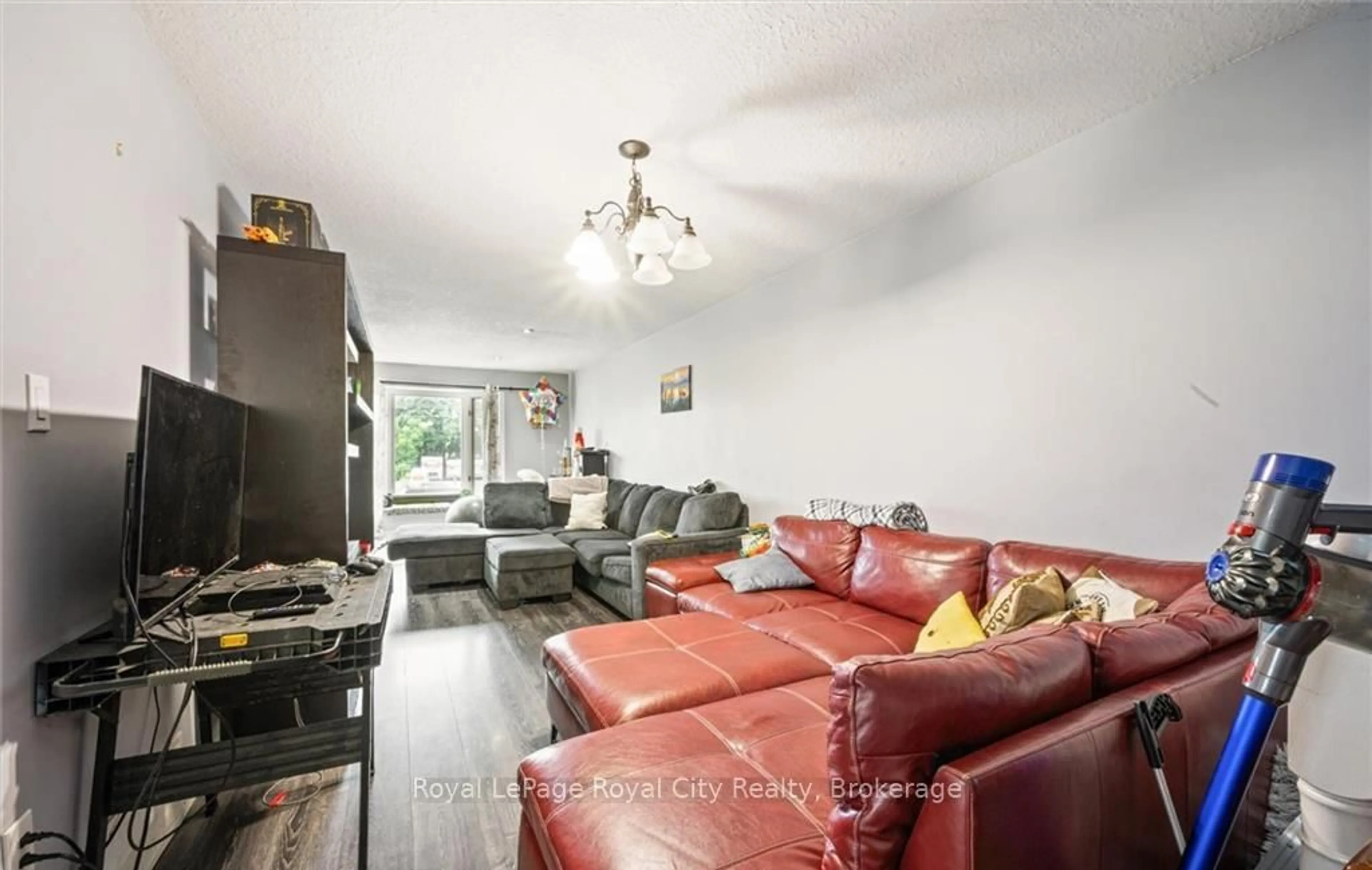 Living room with furniture, unknown for 1236 Ottawa St, Kitchener Ontario N2E 1L8