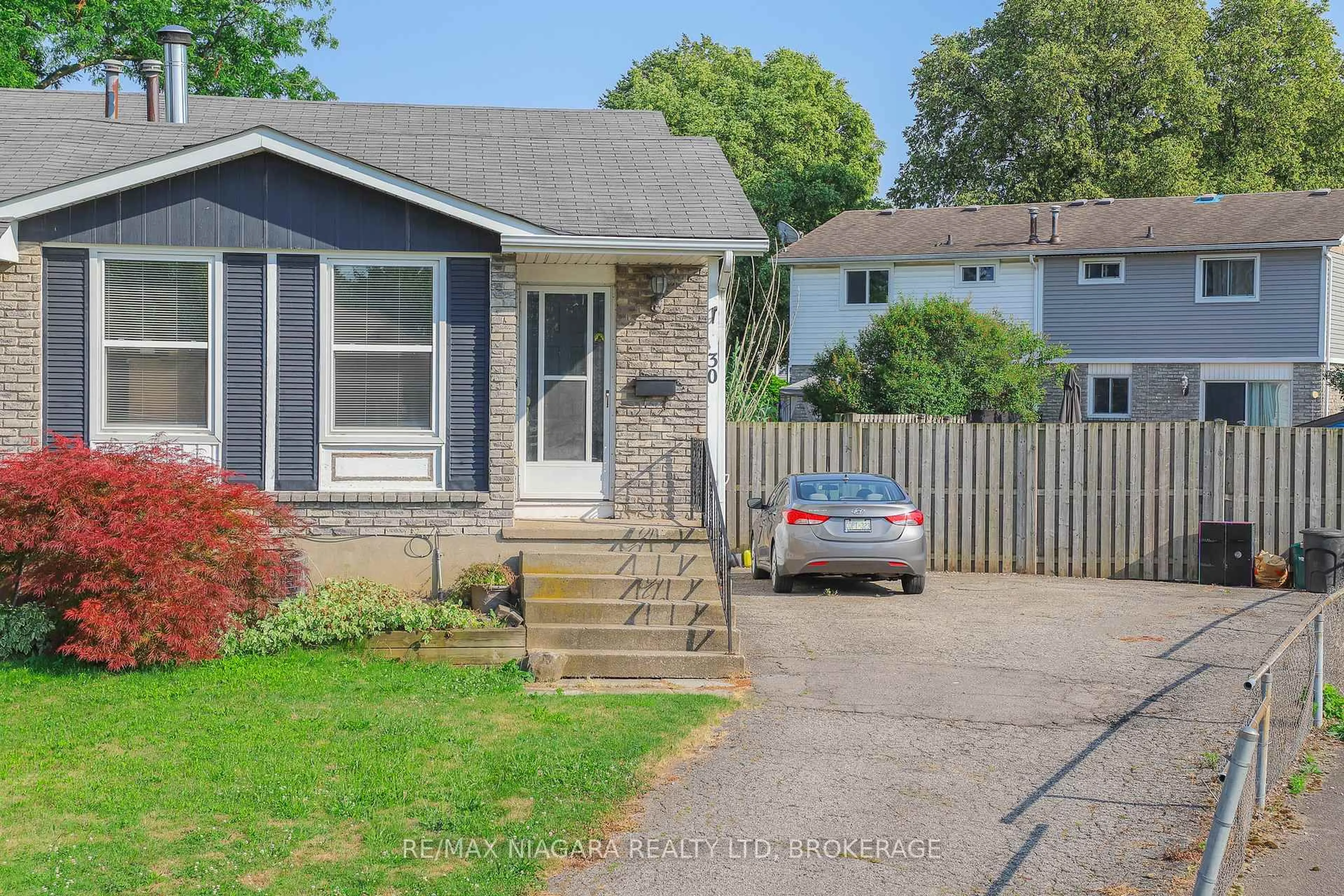Unknown for 30 Garfield Lane, St. Catharines Ontario L2R 7G9