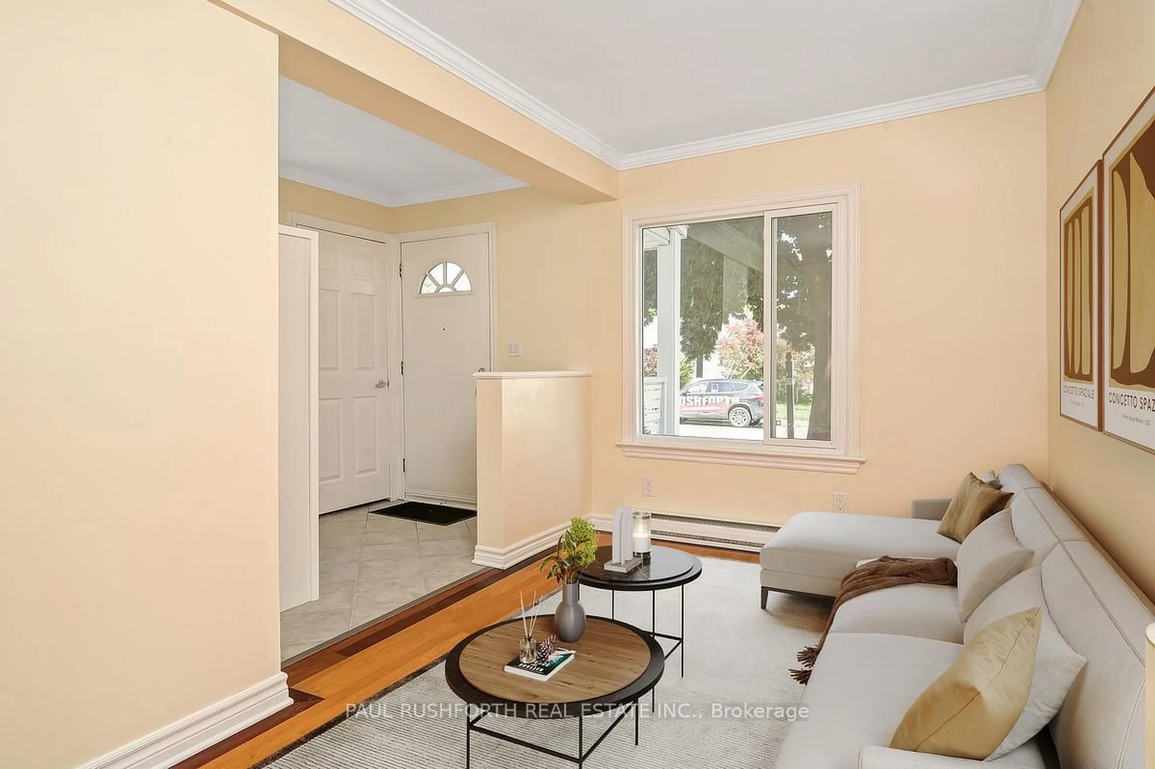 Living room with furniture, unknown for 978 Admiral Ave, Ottawa Ontario K1Z 6L9