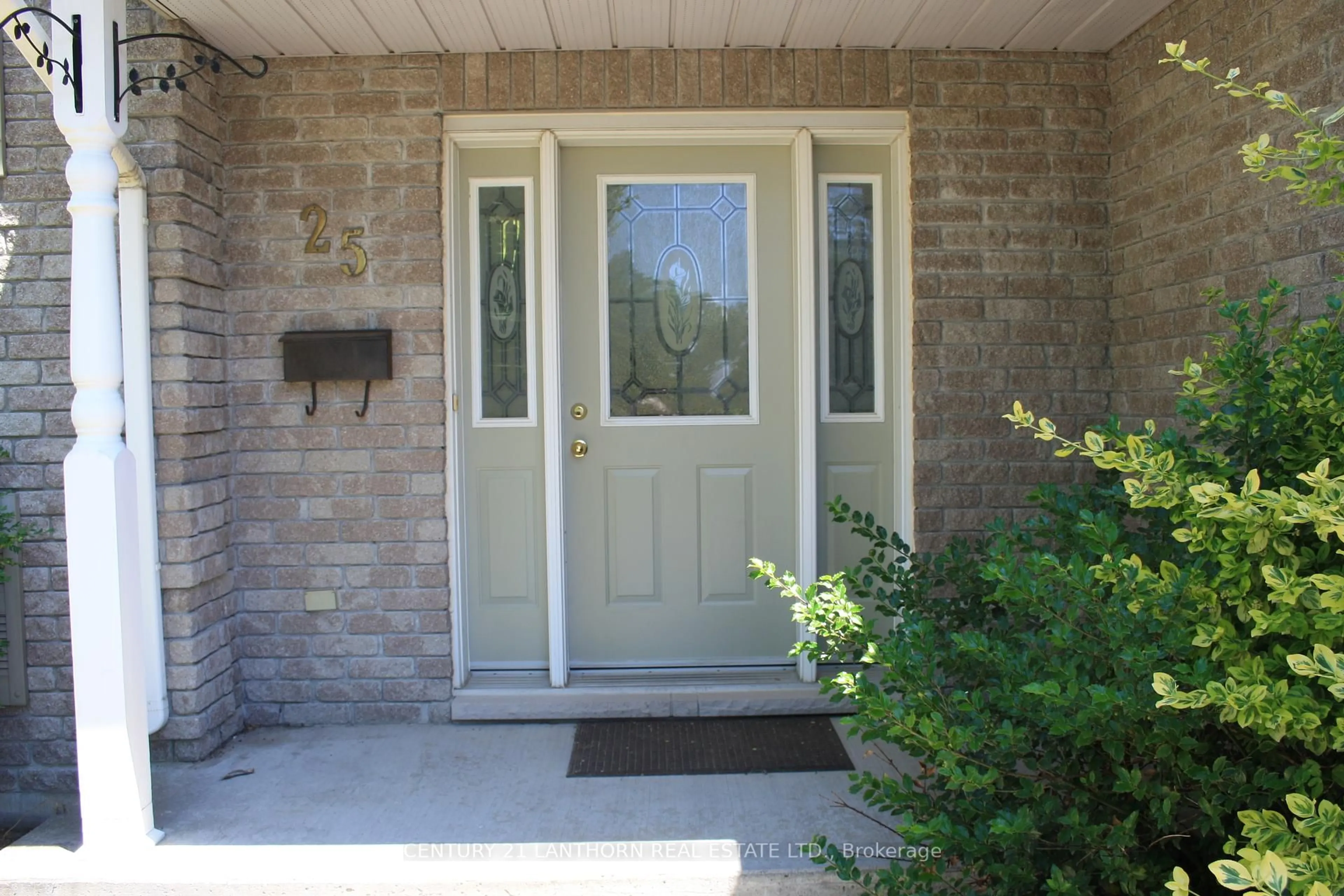 Indoor entryway for 25 Liddle Lane, Belleville Ontario K8N 5Y3