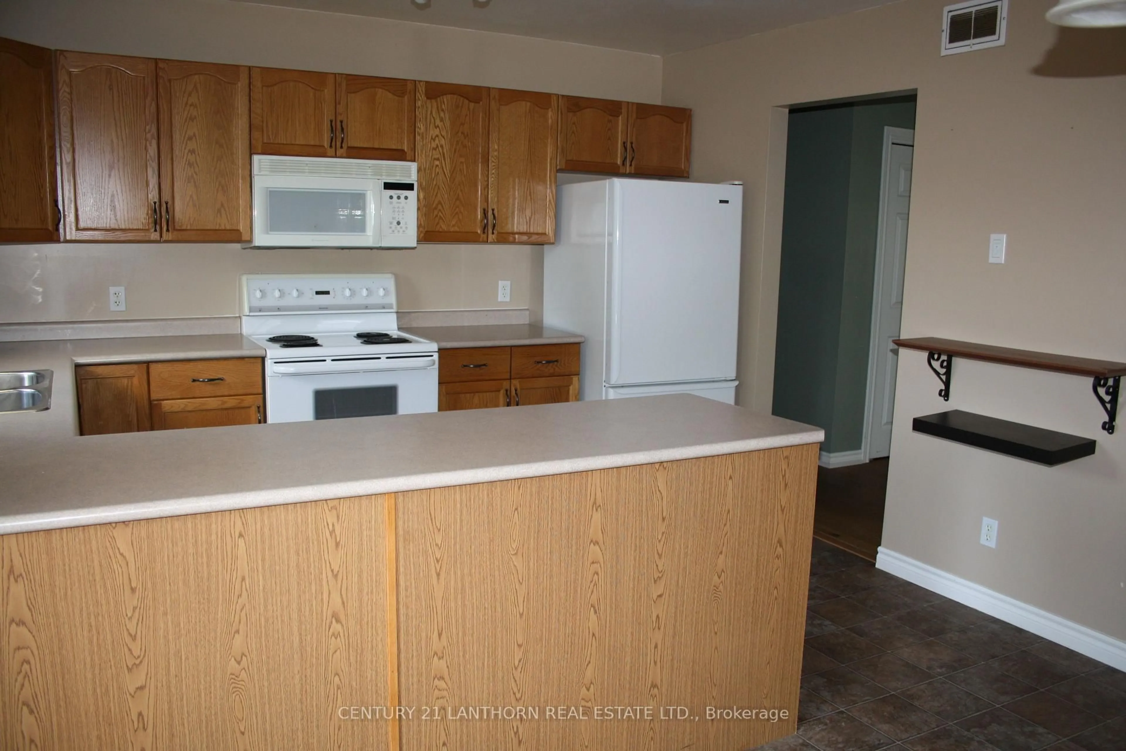 Standard kitchen, unknown for 25 Liddle Lane, Belleville Ontario K8N 5Y3
