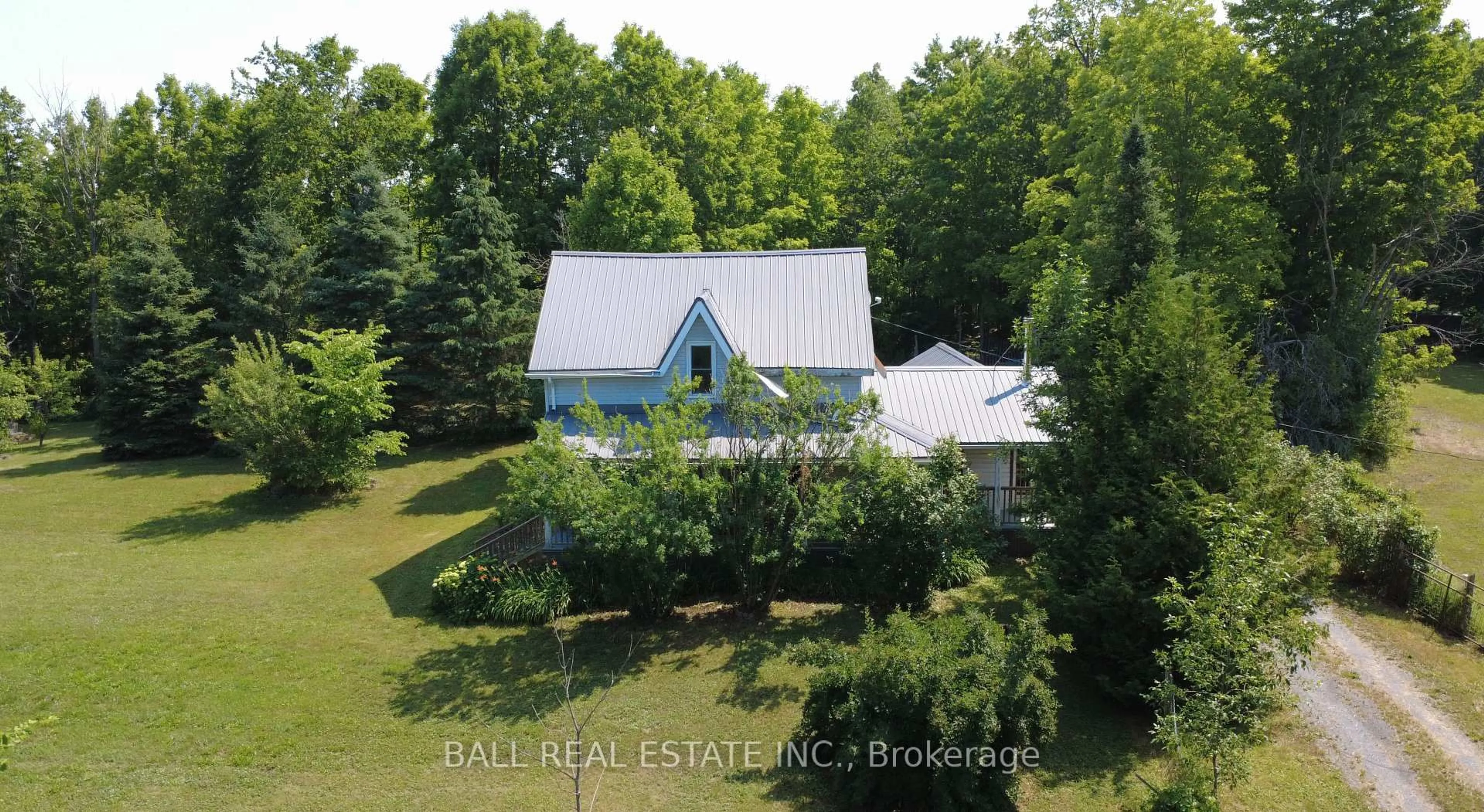 A pic from outside/outdoor area/front of a property/back of a property/a pic from drone, unknown for 255 Northey's Bay Rd, North Kawartha Ontario K0L 2H0