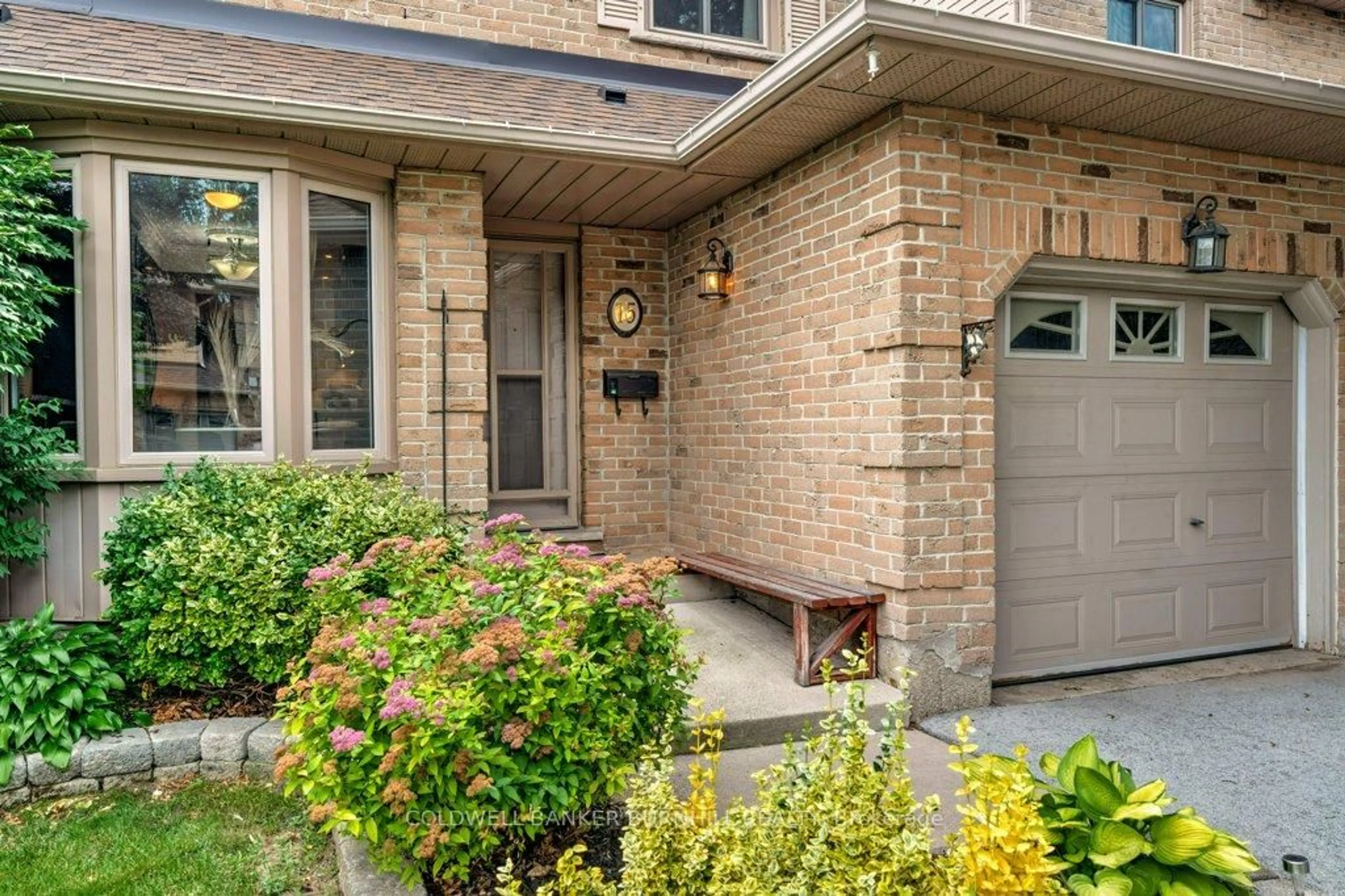 Home with brick exterior material, street for 800 Upper Paradise Rd #15, Hamilton Ontario L9C 7K9