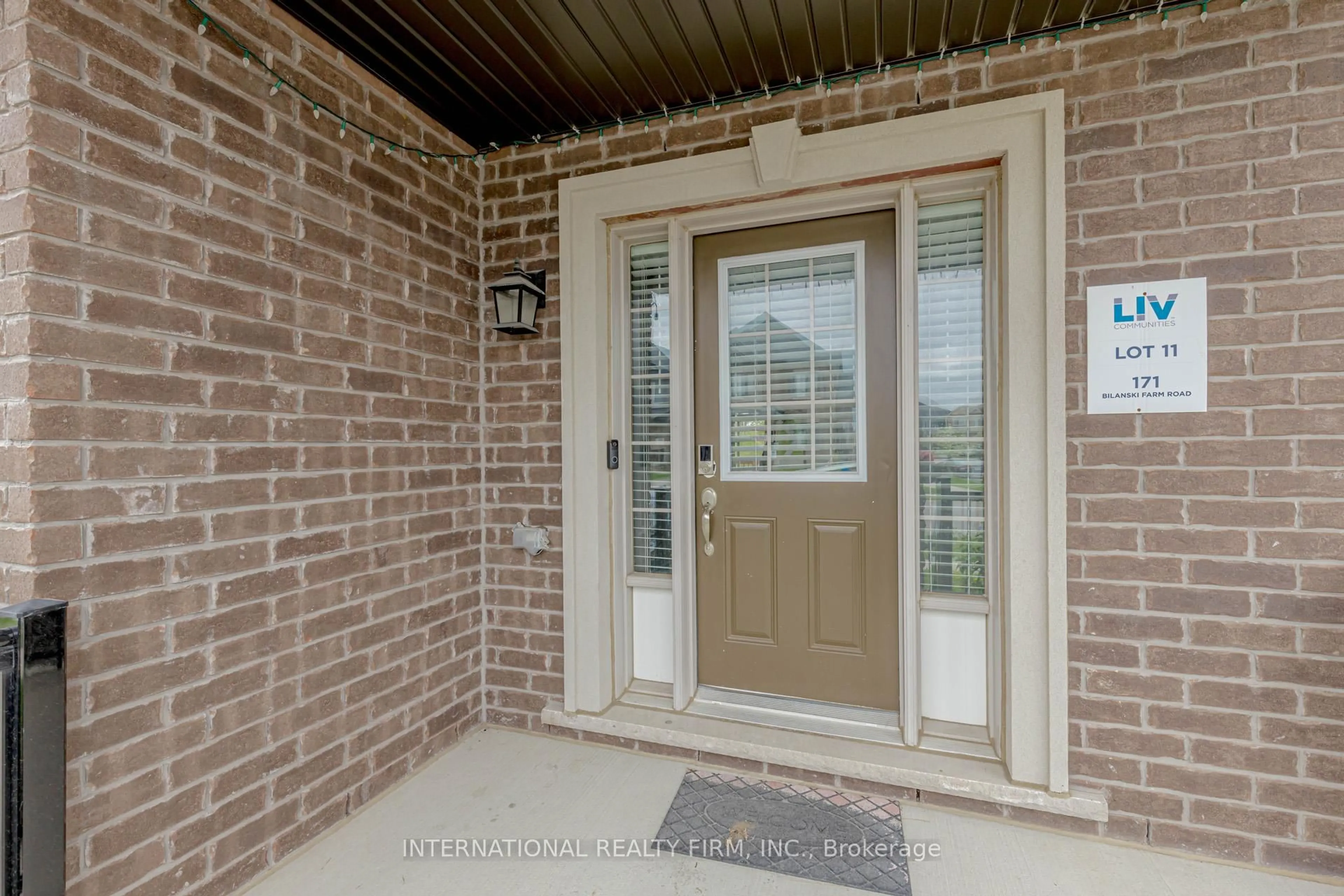 Indoor entryway for 171 Bilanski Farm Rd, Brantford Ontario N3S 0J4