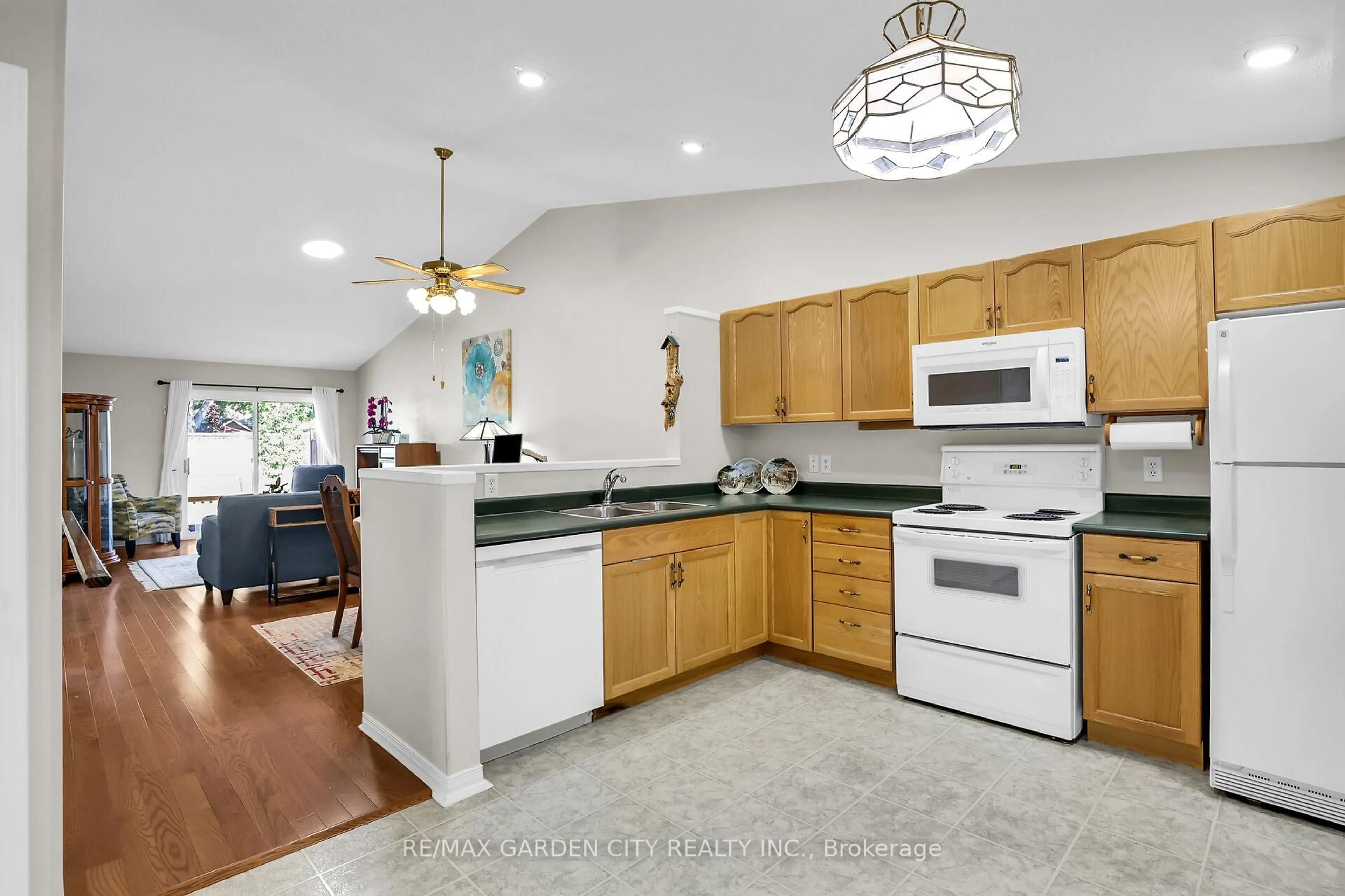 Open concept kitchen, unknown for 303 Central Ave #27, Grimsby Ontario L3M 5L7