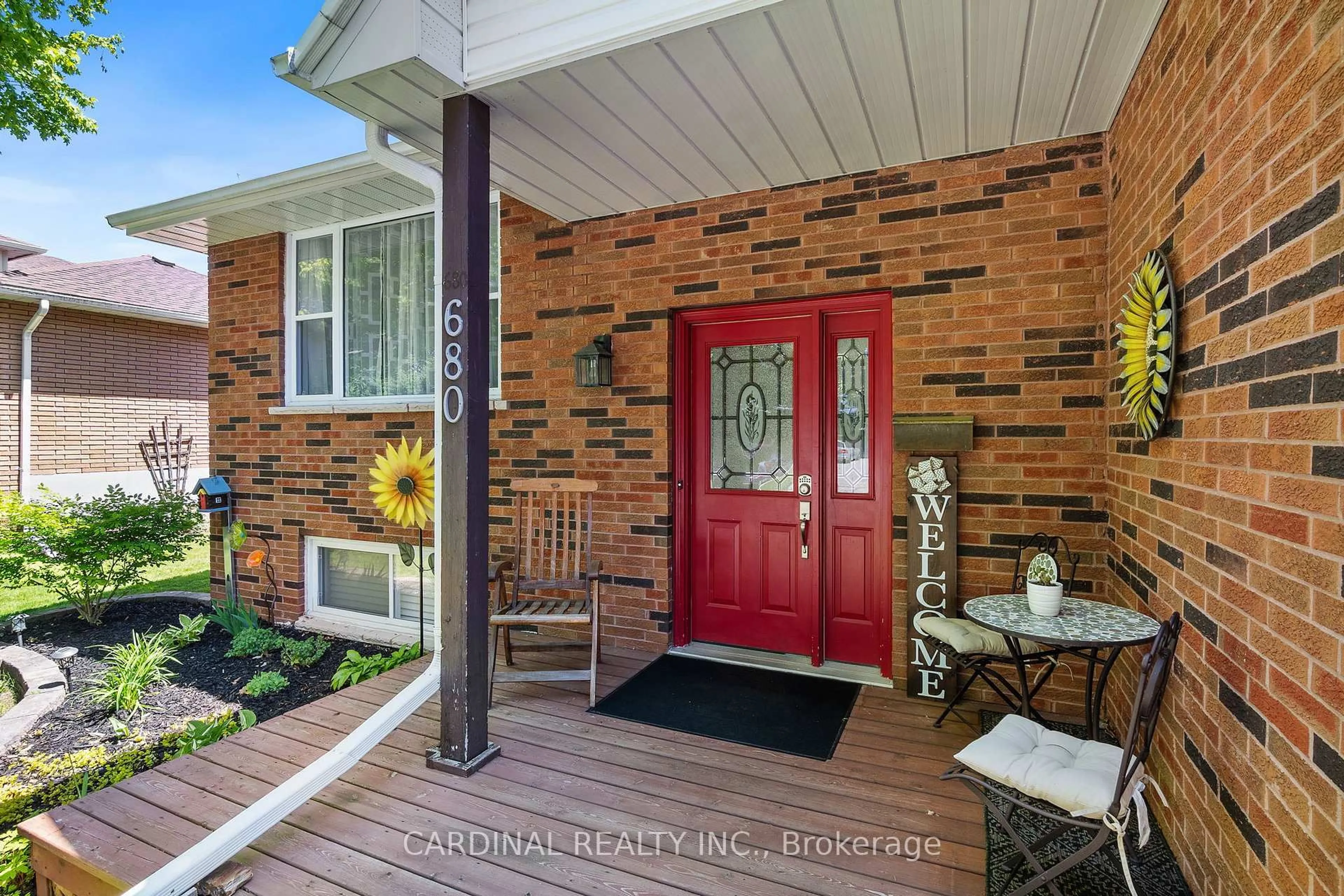 Indoor entryway for 680 Jeffrey Cres, Cobourg Ontario K9A 4V6