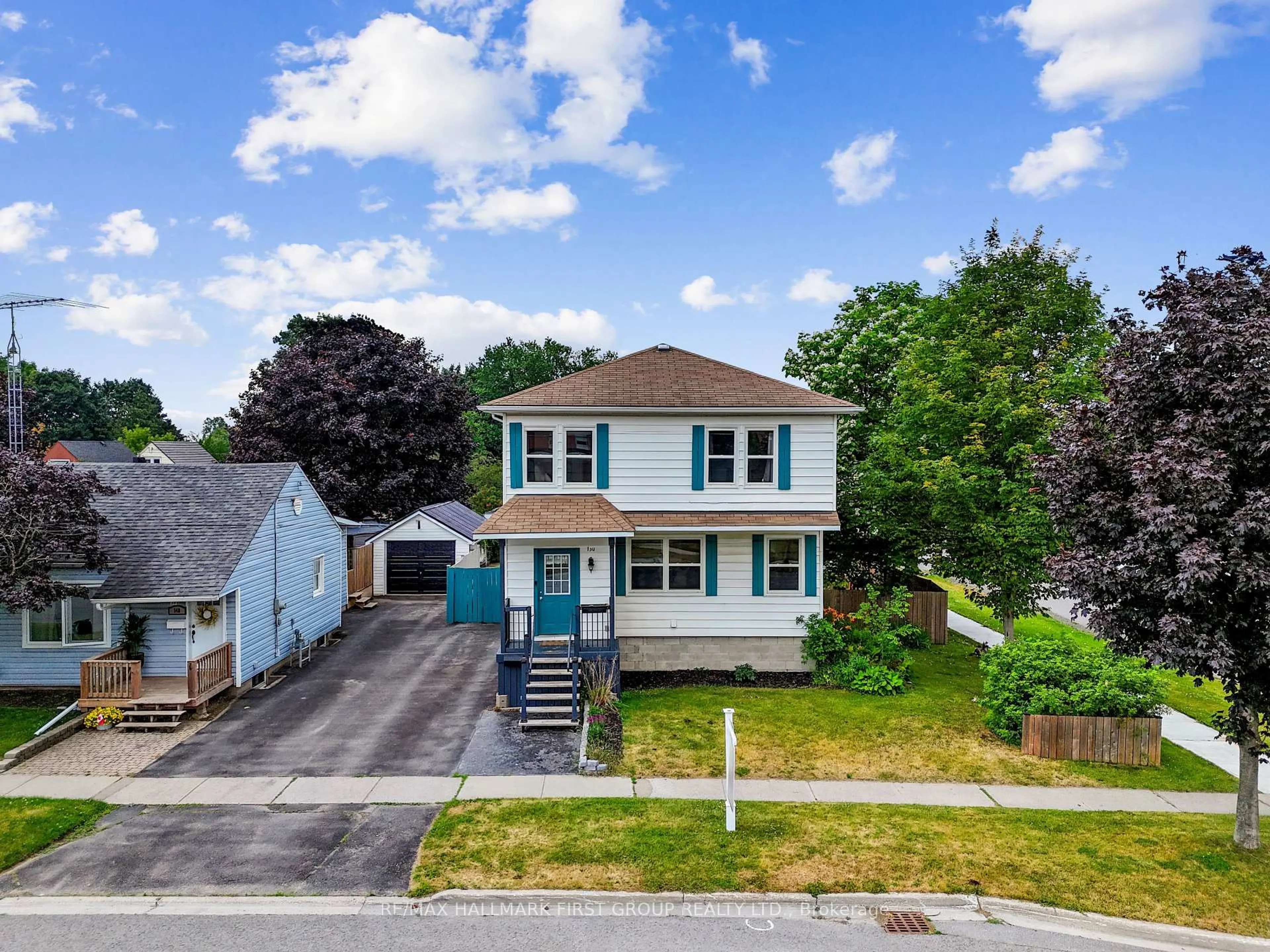 A pic from outside/outdoor area/front of a property/back of a property/a pic from drone, street for 150 Victoria St, Port Hope Ontario L1A 3M9