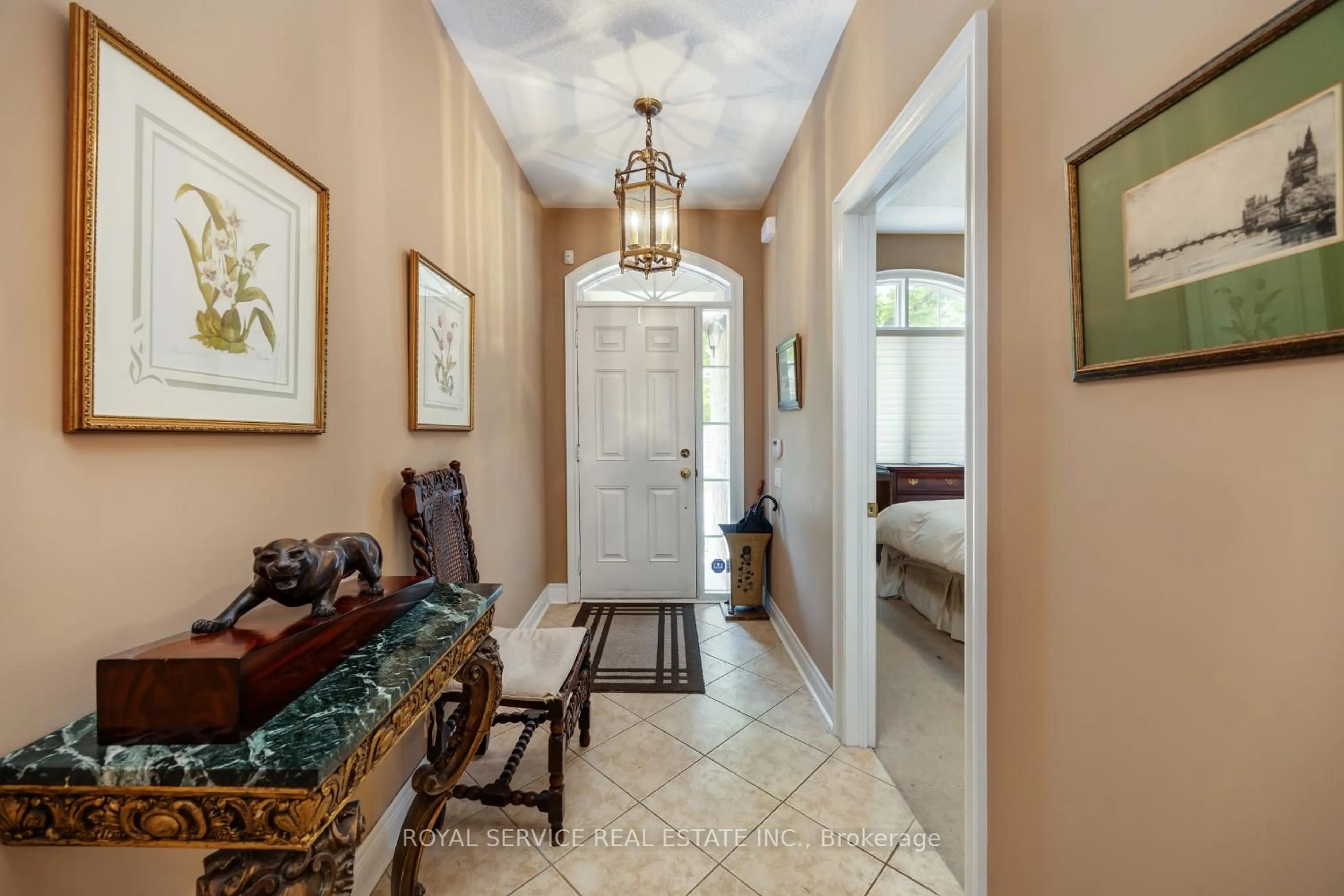 Indoor entryway for 15 Potts Lane Lane, Port Hope Ontario L1A 0A3