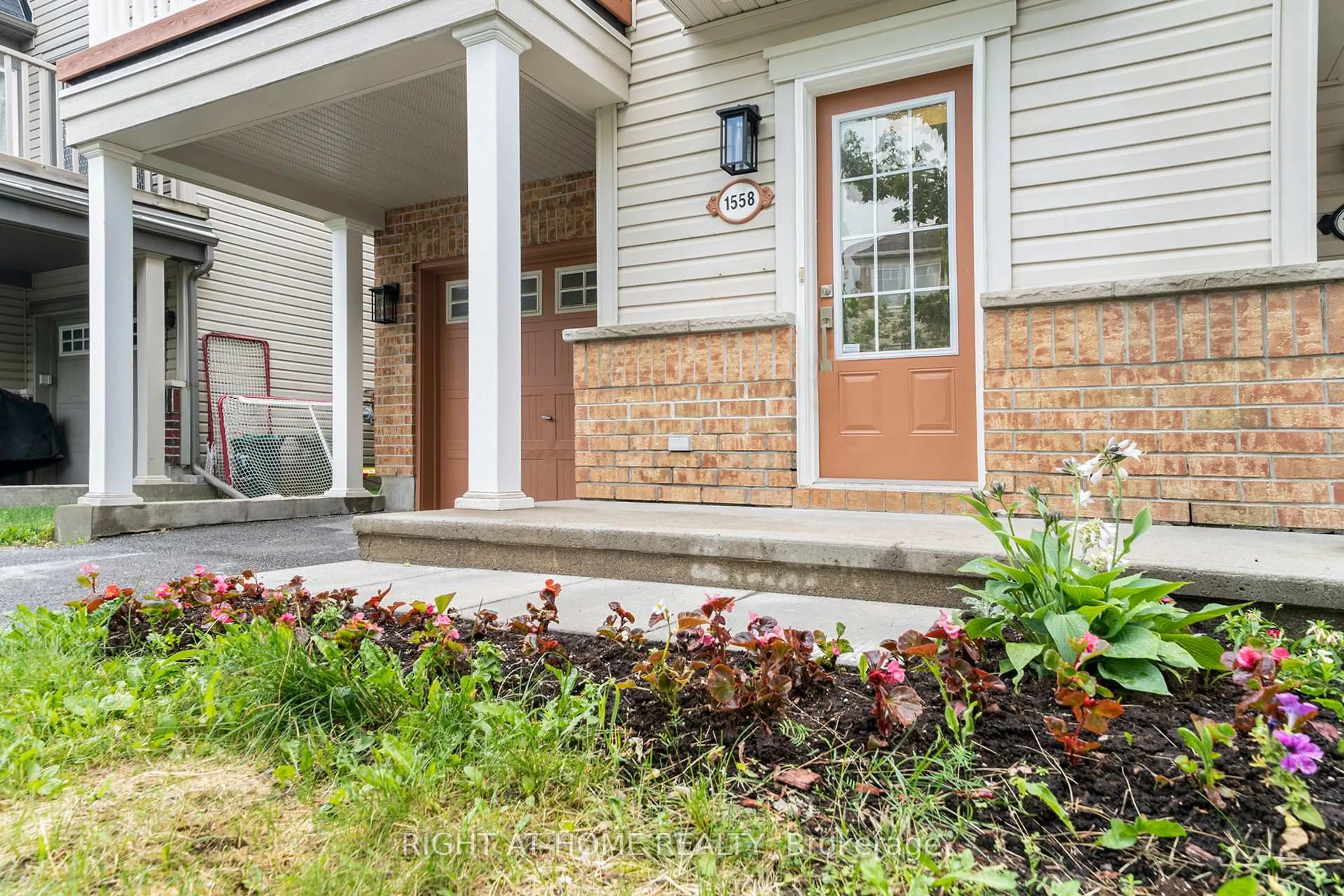 Home with brick exterior material, street for 1558 Haydon Circ, Ottawa Ontario K2J 0K5
