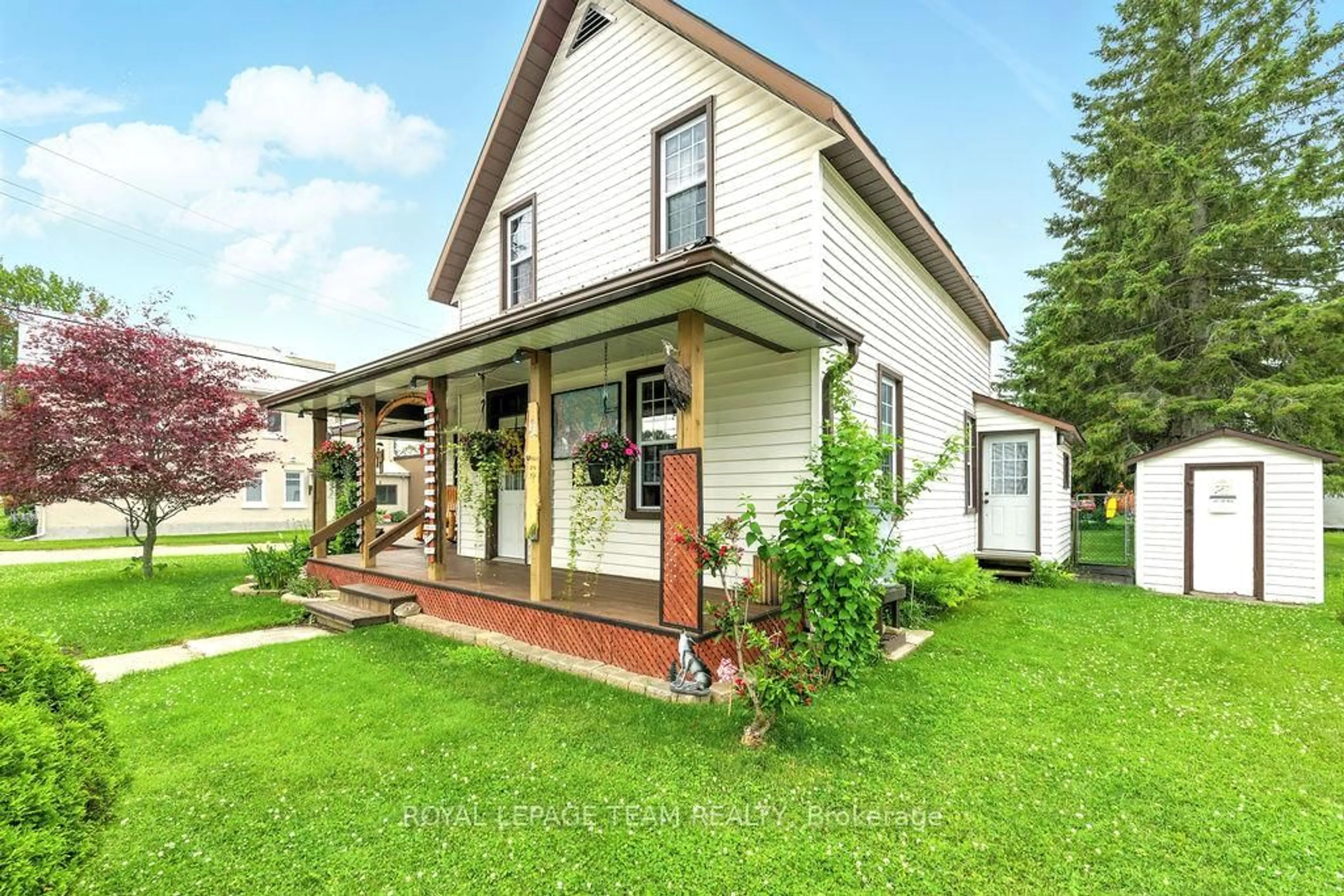 Home with vinyl exterior material, street for 1799 Beachburg Rd, Beachburg Ontario K0J 1C0