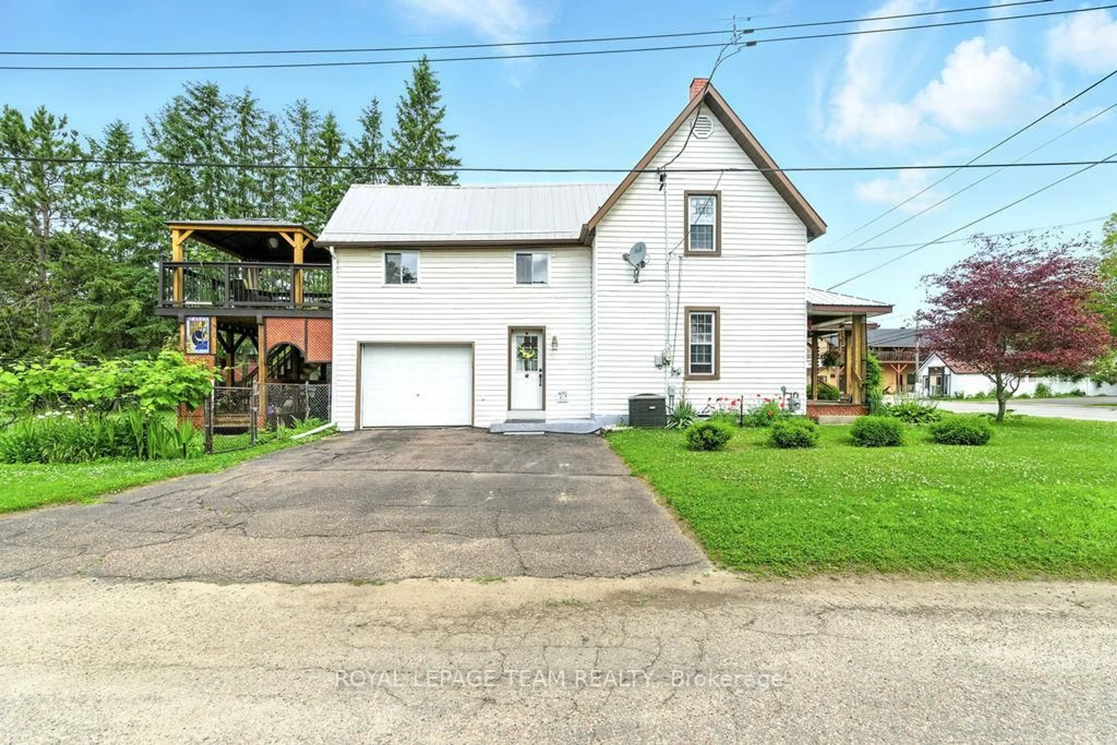 A pic from outside/outdoor area/front of a property/back of a property/a pic from drone, street for 1799 Beachburg Rd, Beachburg Ontario K0J 1C0