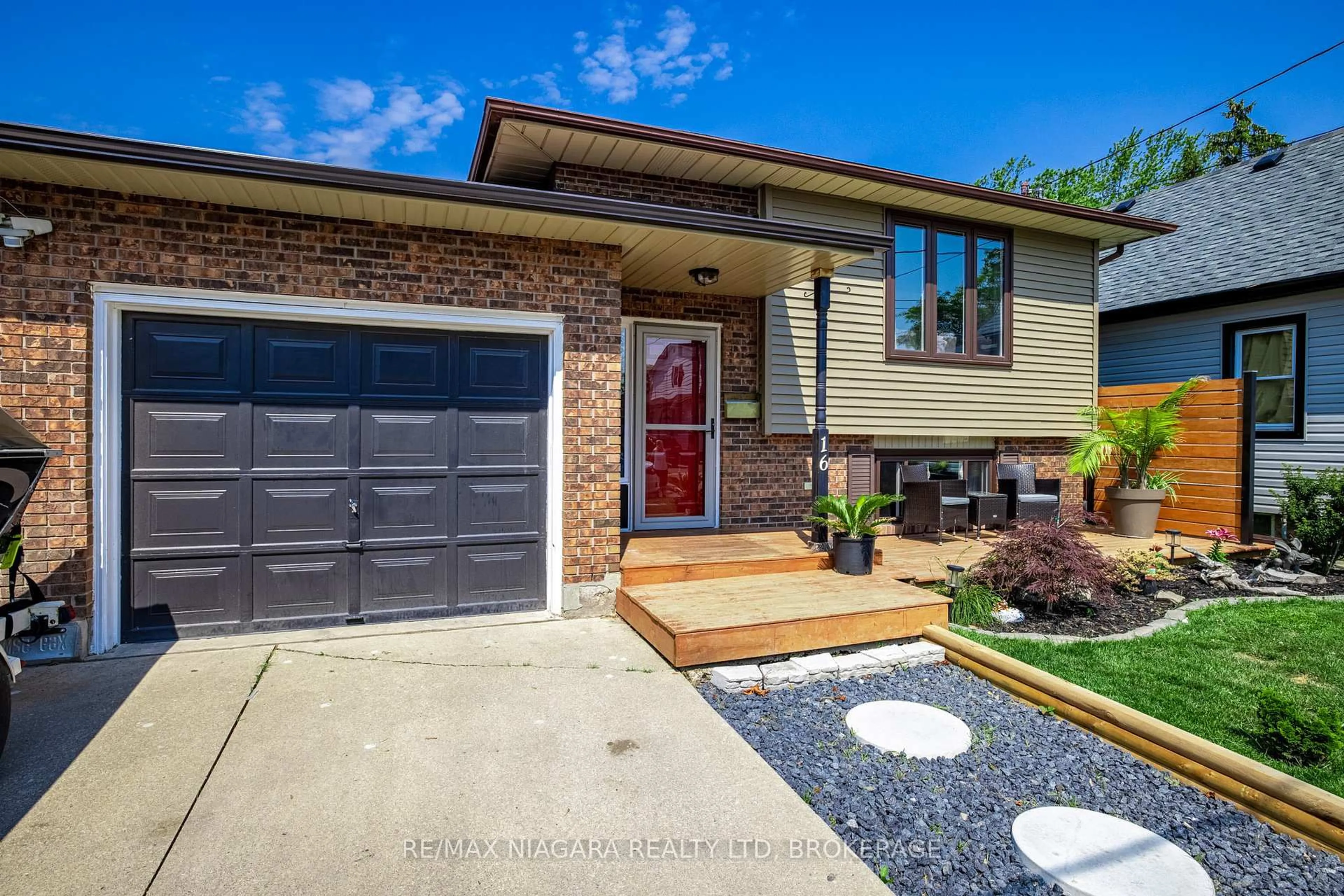 Home with brick exterior material, street for 16 HARRIET St, Welland Ontario L3B 2H5
