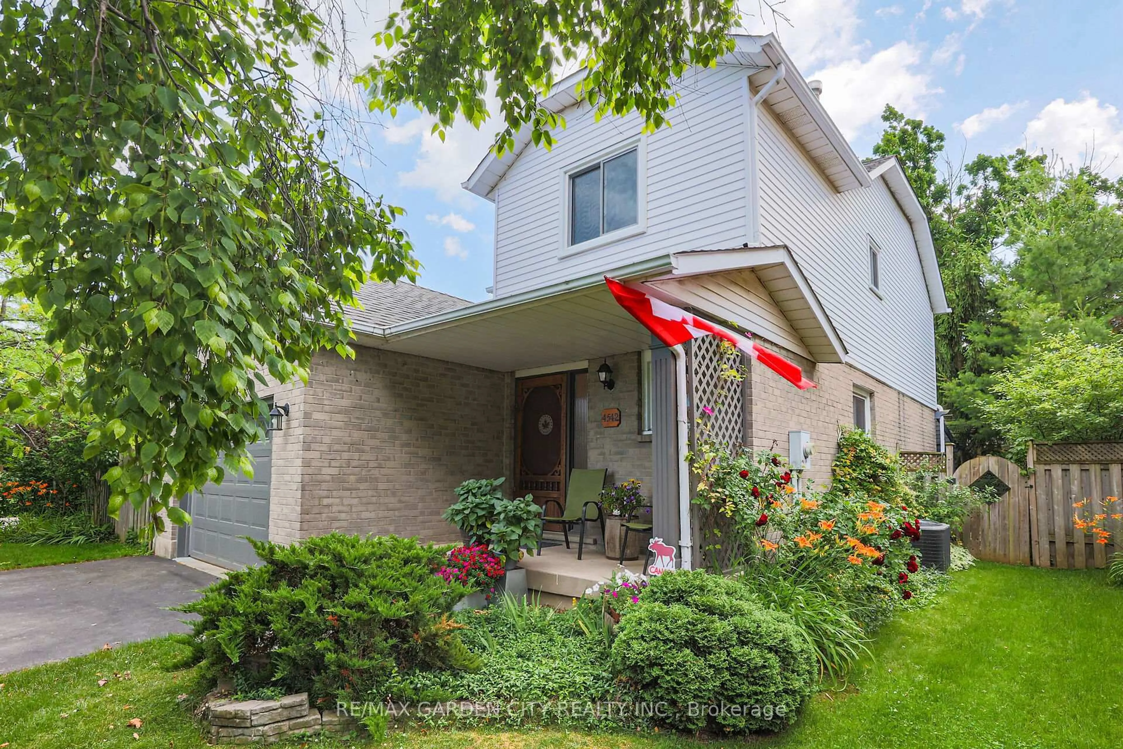 Unknown for 4542 Ivy Gardens Cres, Lincoln Ontario L3J 0B3