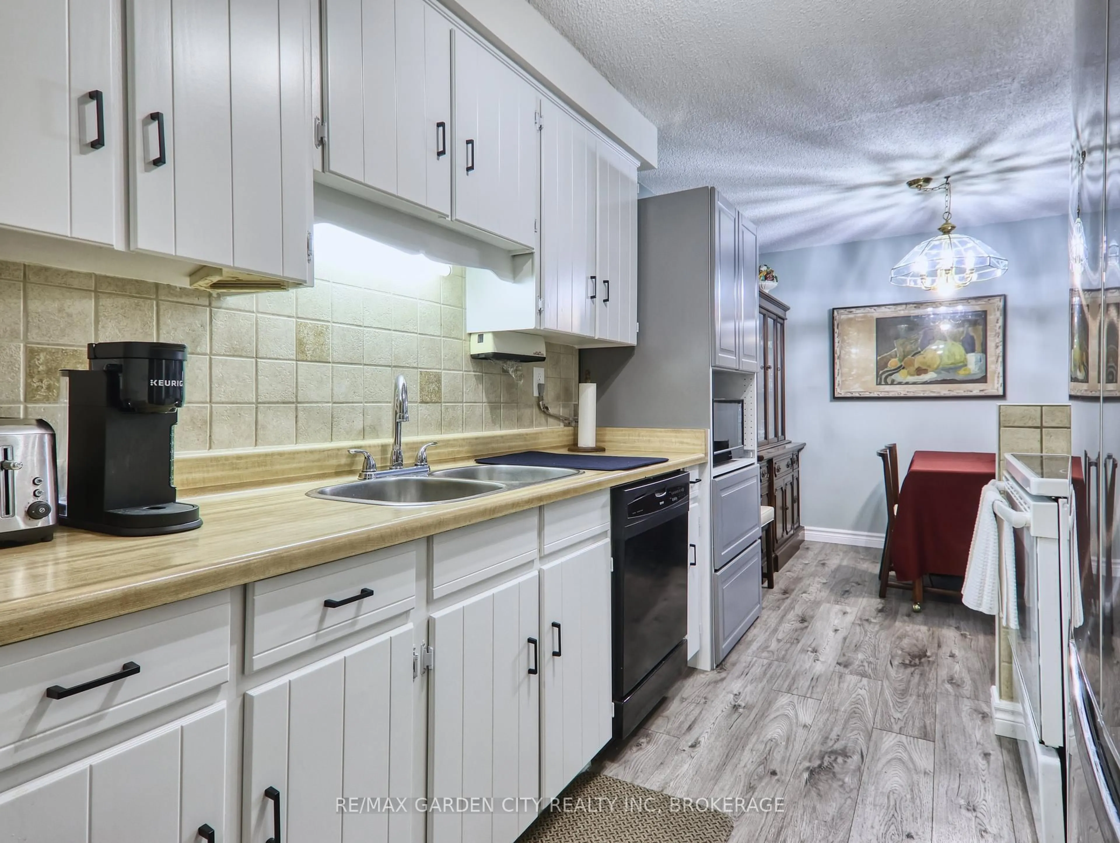 Standard kitchen, unknown for 276 OAKDALE Ave #110, St. Catharines Ontario L2P 3S5