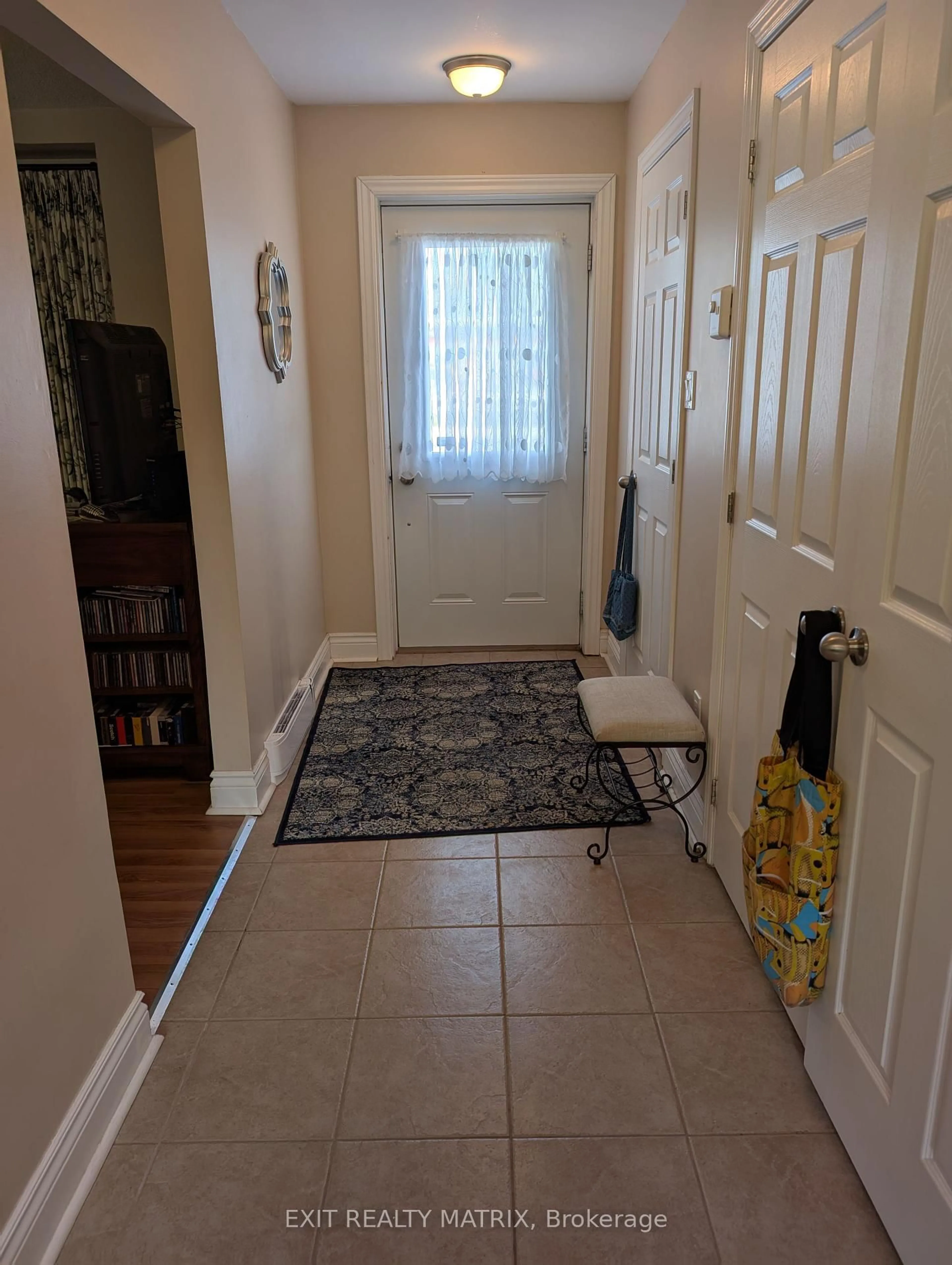 Indoor entryway for 3807 Carp Rd, Carp Ontario K0A 1L0