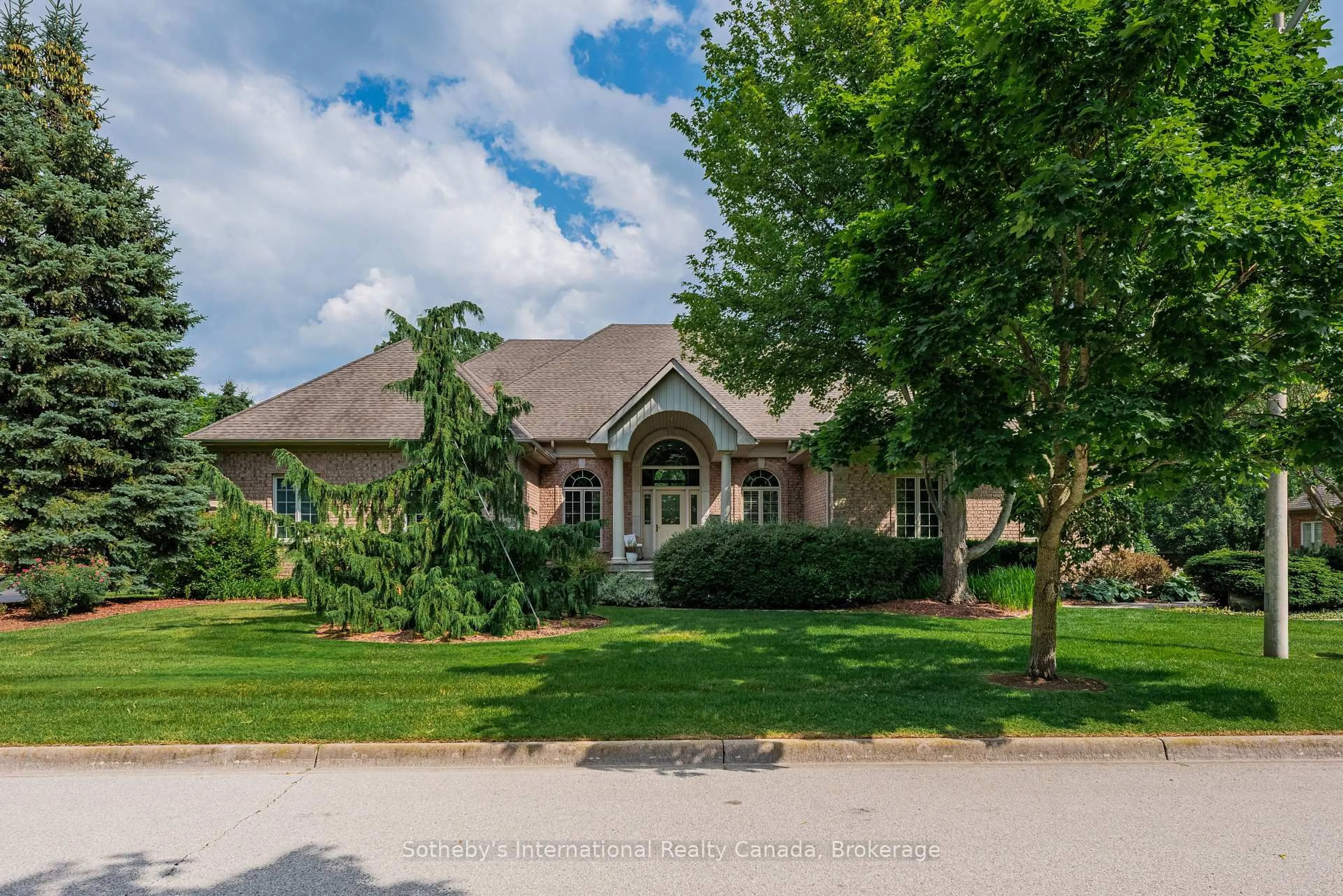 Home with brick exterior material, street for 39 Parkshore Pl, Hamilton Ontario L0R 1H1