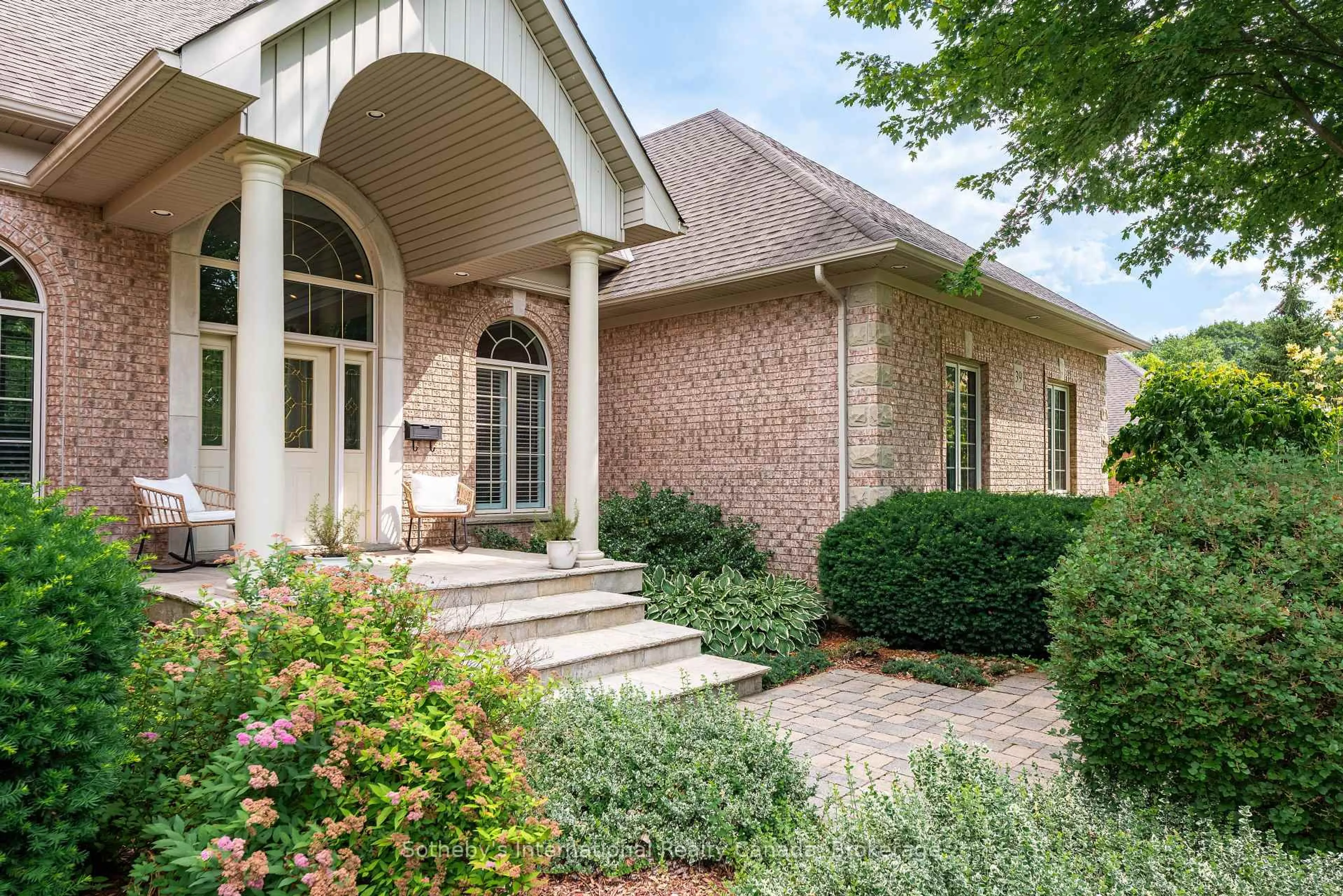 Home with brick exterior material, street for 39 Parkshore Pl, Hamilton Ontario L0R 1H1