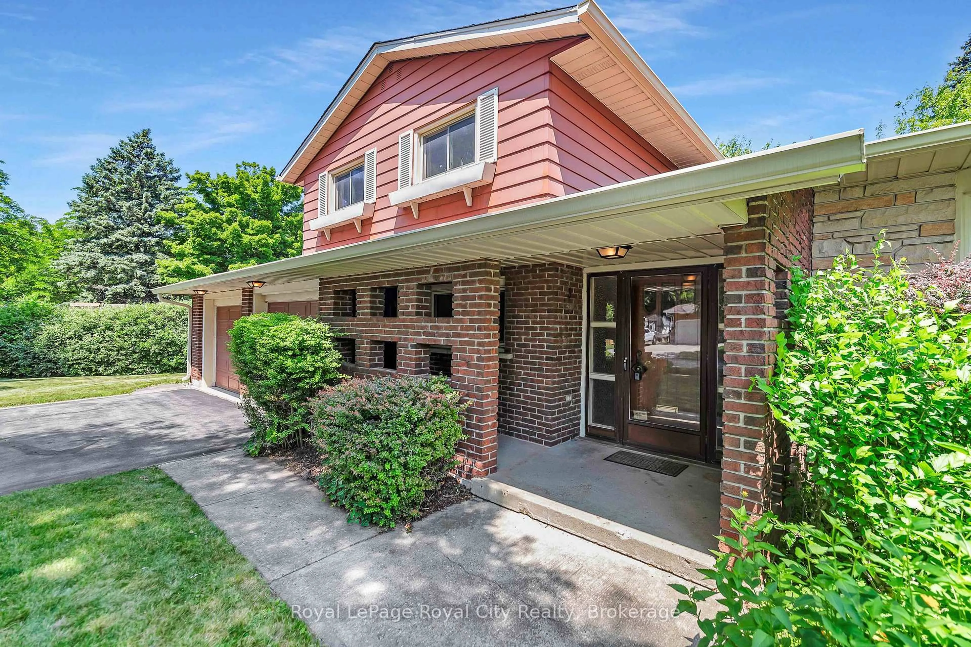 Home with brick exterior material, street for 3 Tamarack Pl, Guelph Ontario N1E 3Y5