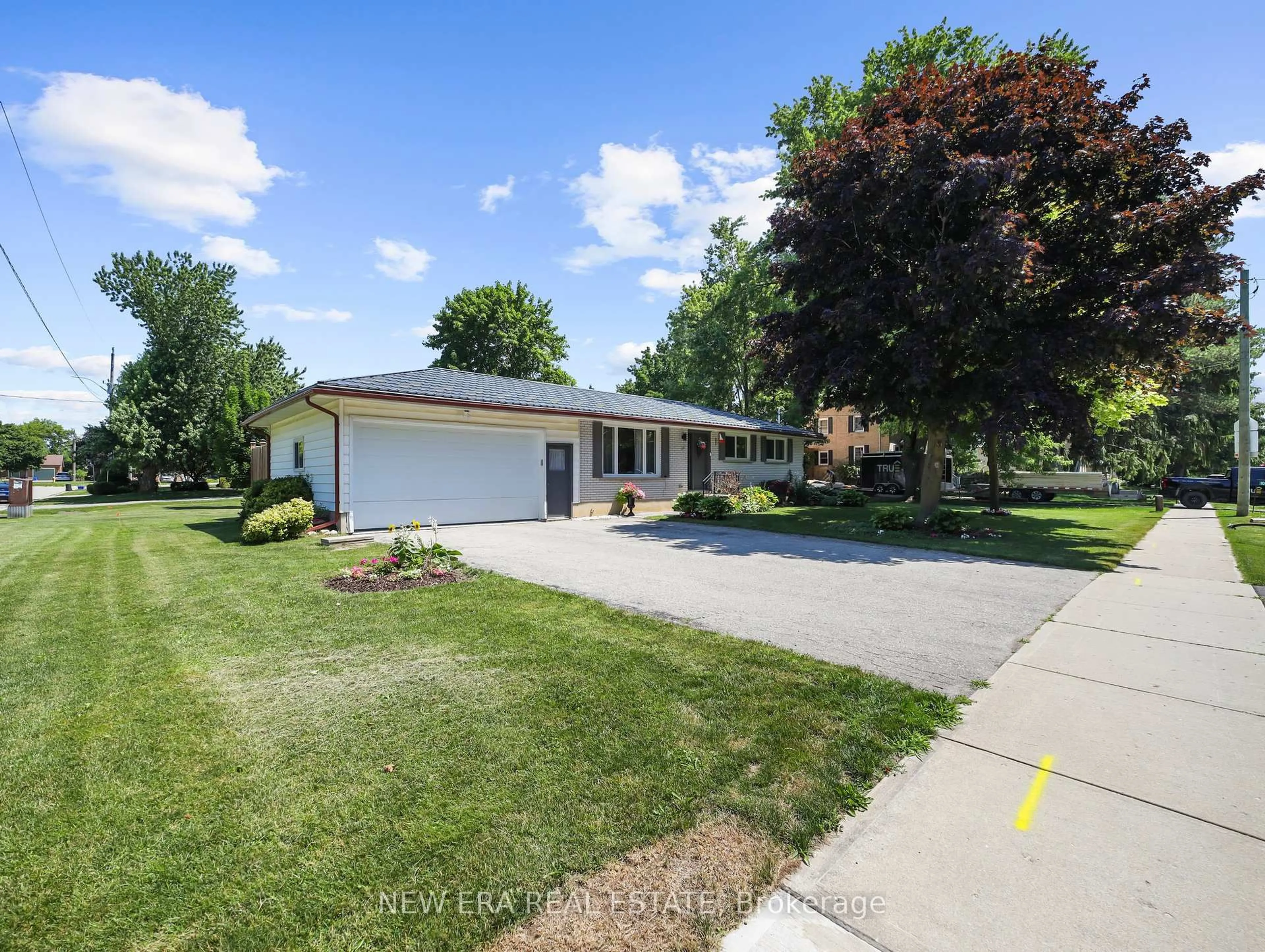 A pic from outside/outdoor area/front of a property/back of a property/a pic from drone, street for 1031 Queens Bush Rd, Wellesley Ontario N0B 2T0