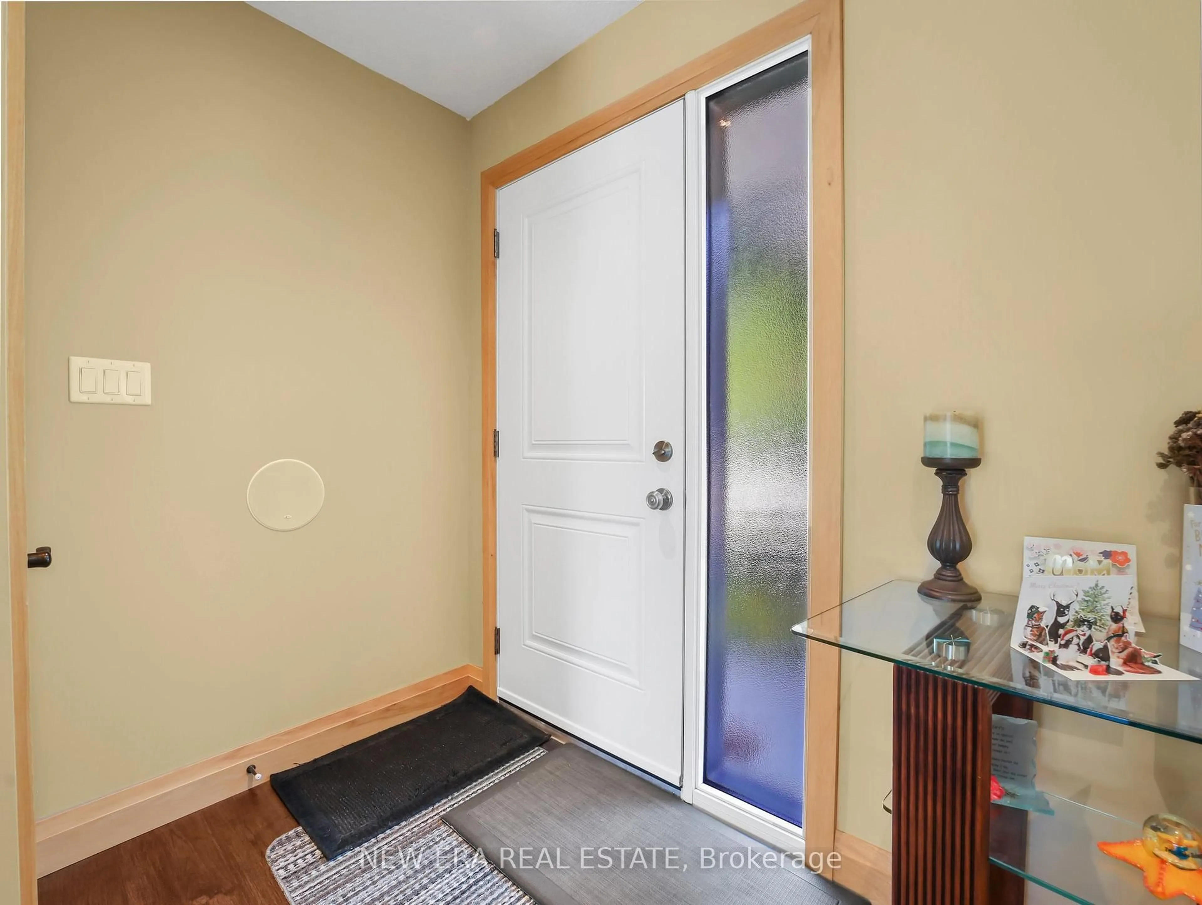 Indoor entryway for 1031 Queens Bush Rd, Wellesley Ontario N0B 2T0