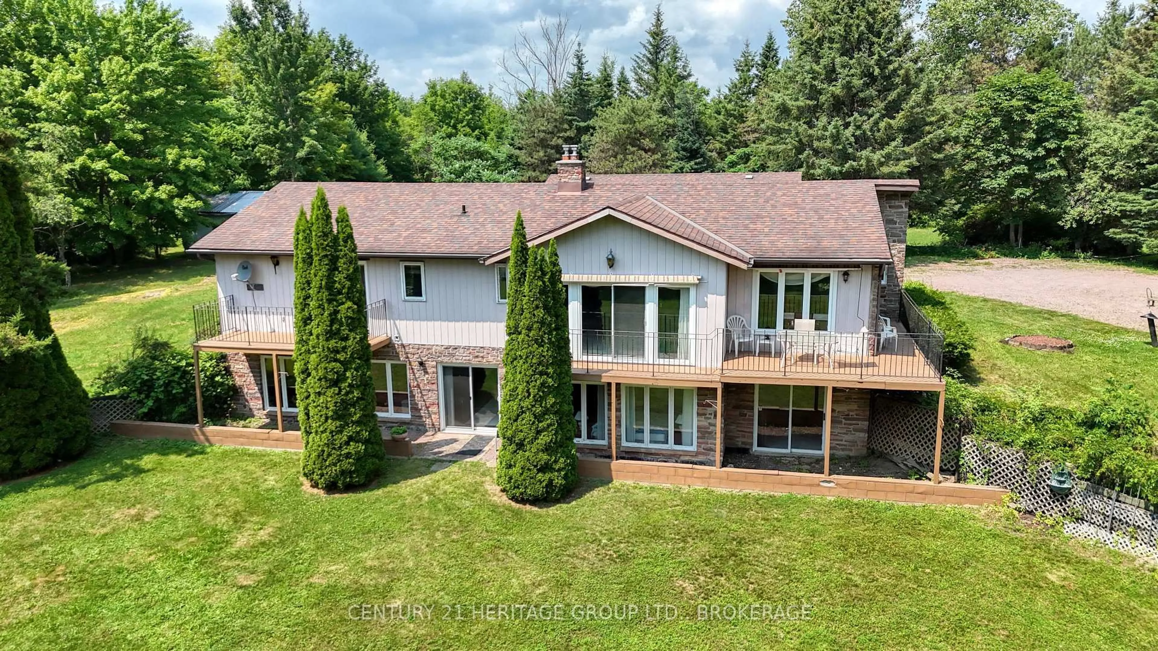 A pic from outside/outdoor area/front of a property/back of a property/a pic from drone, unknown for 1882 Sunbury Rd, Inverary Ontario K0H 1X0