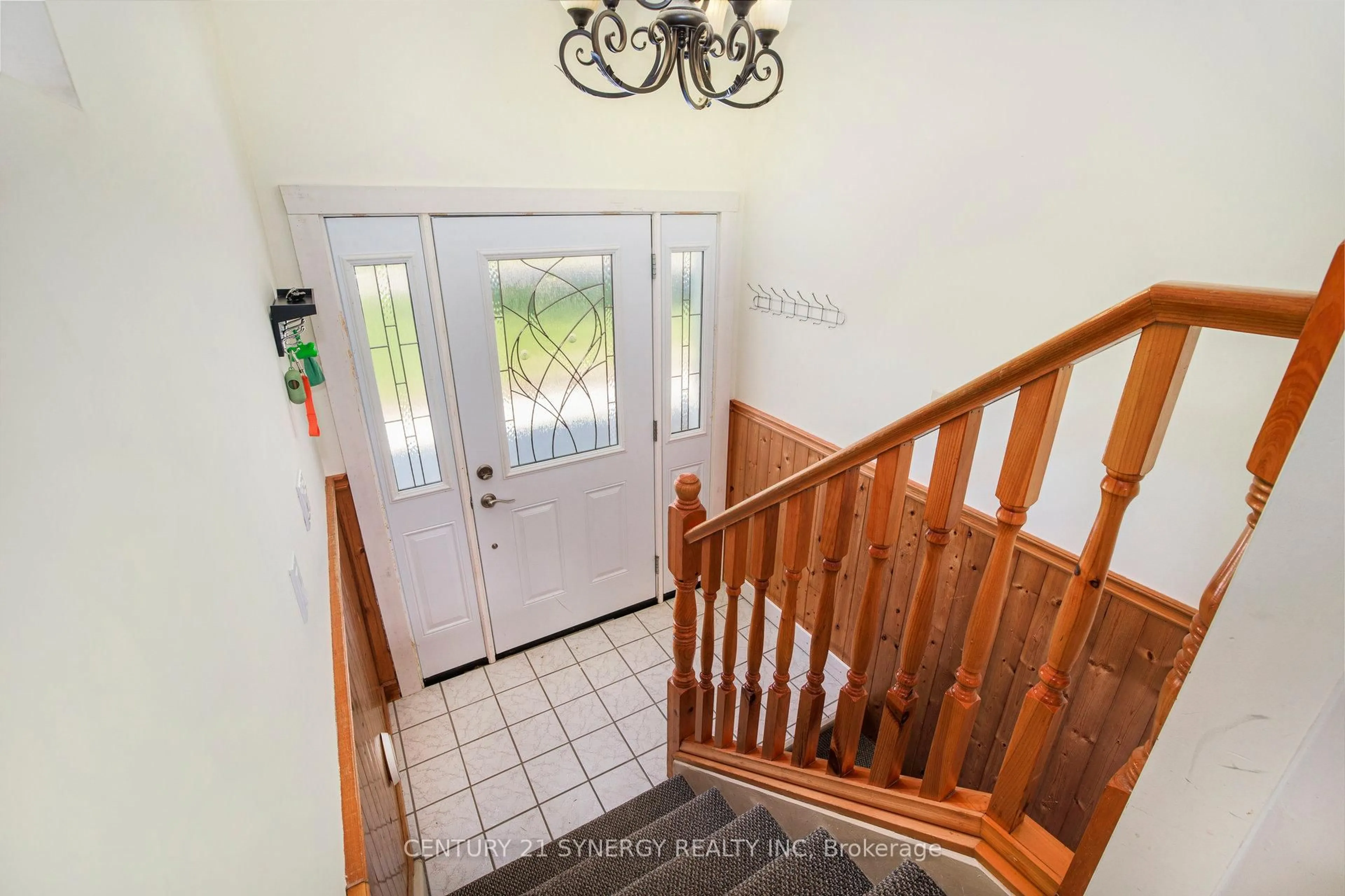 Indoor entryway for 12 Morgan Ave, Perth Ontario K7H 3G4