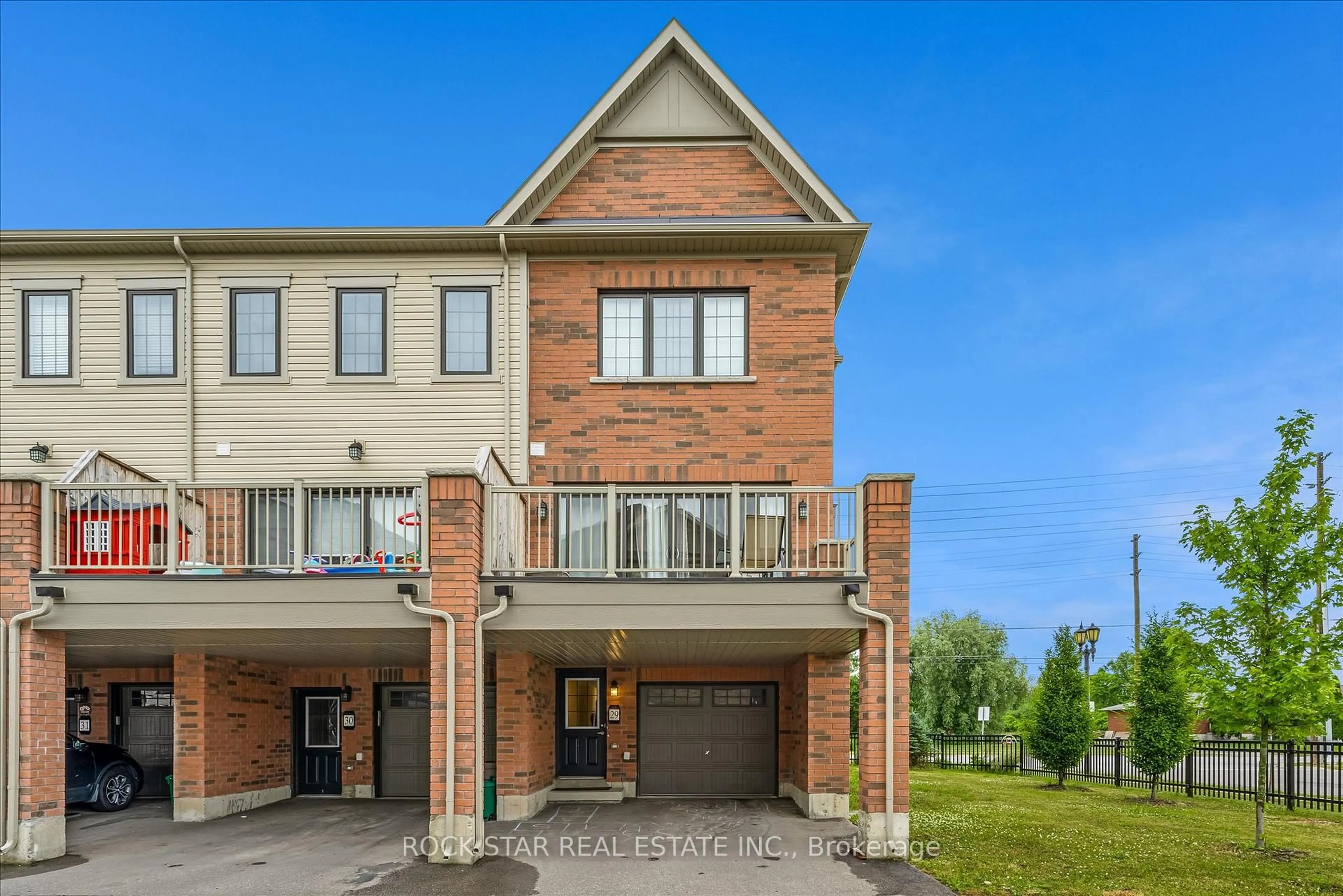 Home with brick exterior material, unknown for 8317 Mulberry Dr #29, Niagara Falls Ontario L2H 2Y6