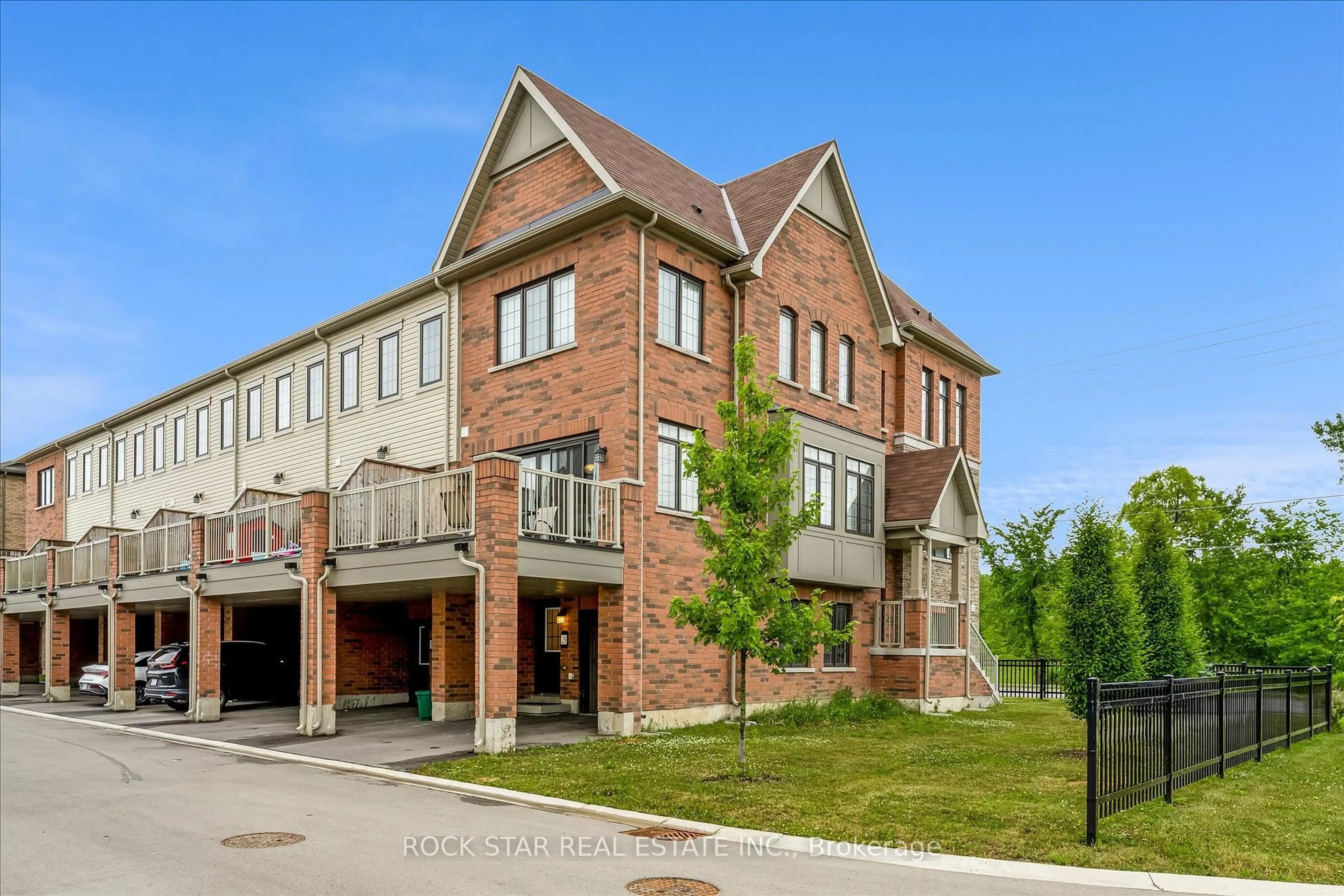 Home with brick exterior material, building for 8317 Mulberry Dr #29, Niagara Falls Ontario L2H 2Y6
