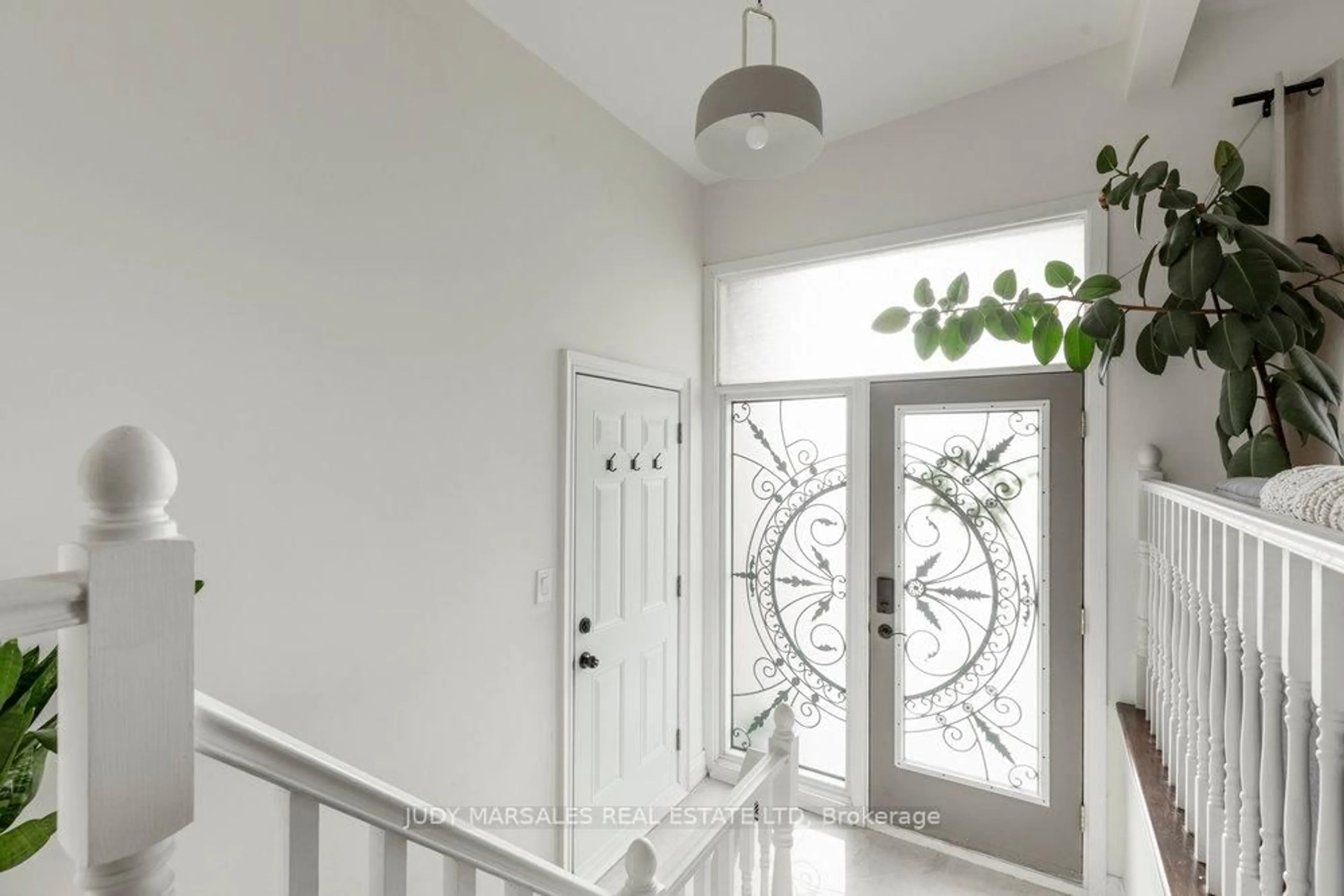 Indoor entryway for 65 Ronaldshay Ave, Hamilton Ontario L9A 3B2