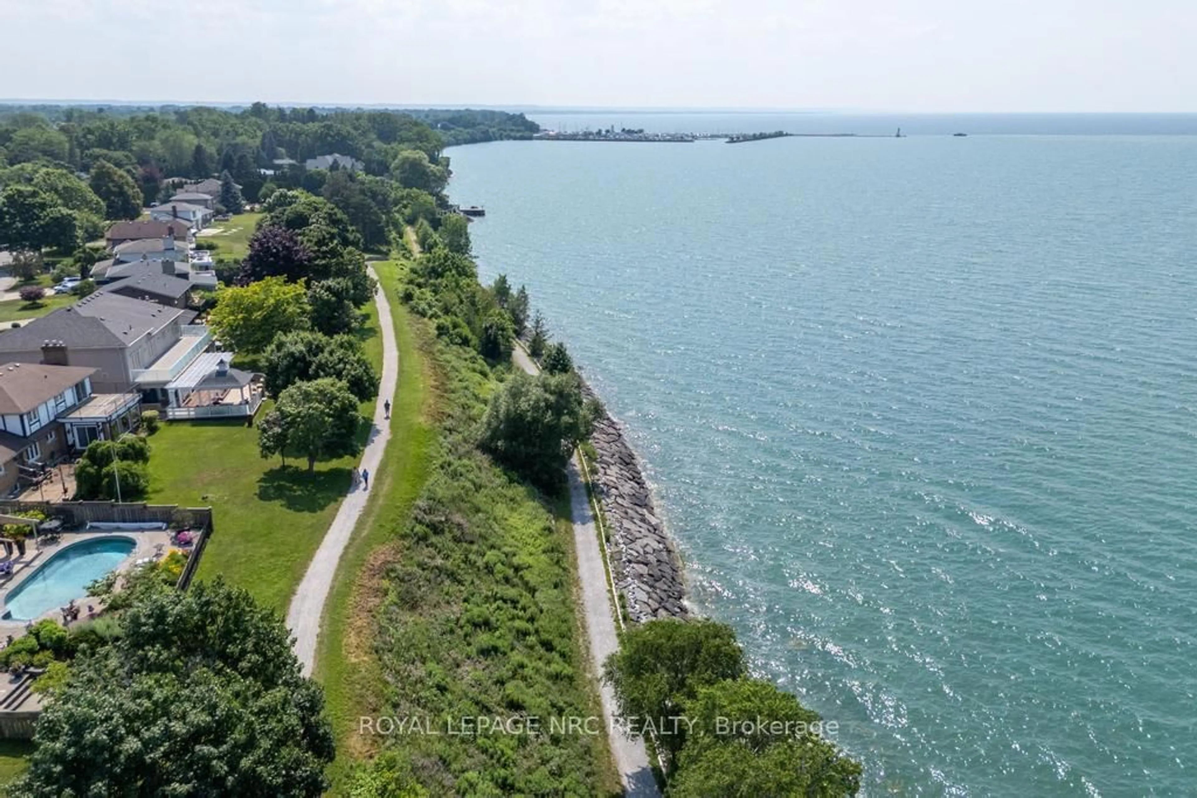 A pic from outside/outdoor area/front of a property/back of a property/a pic from drone, water/lake/river/ocean view for 42 Beachview Dr, St. Catharines Ontario L2N 5Z7