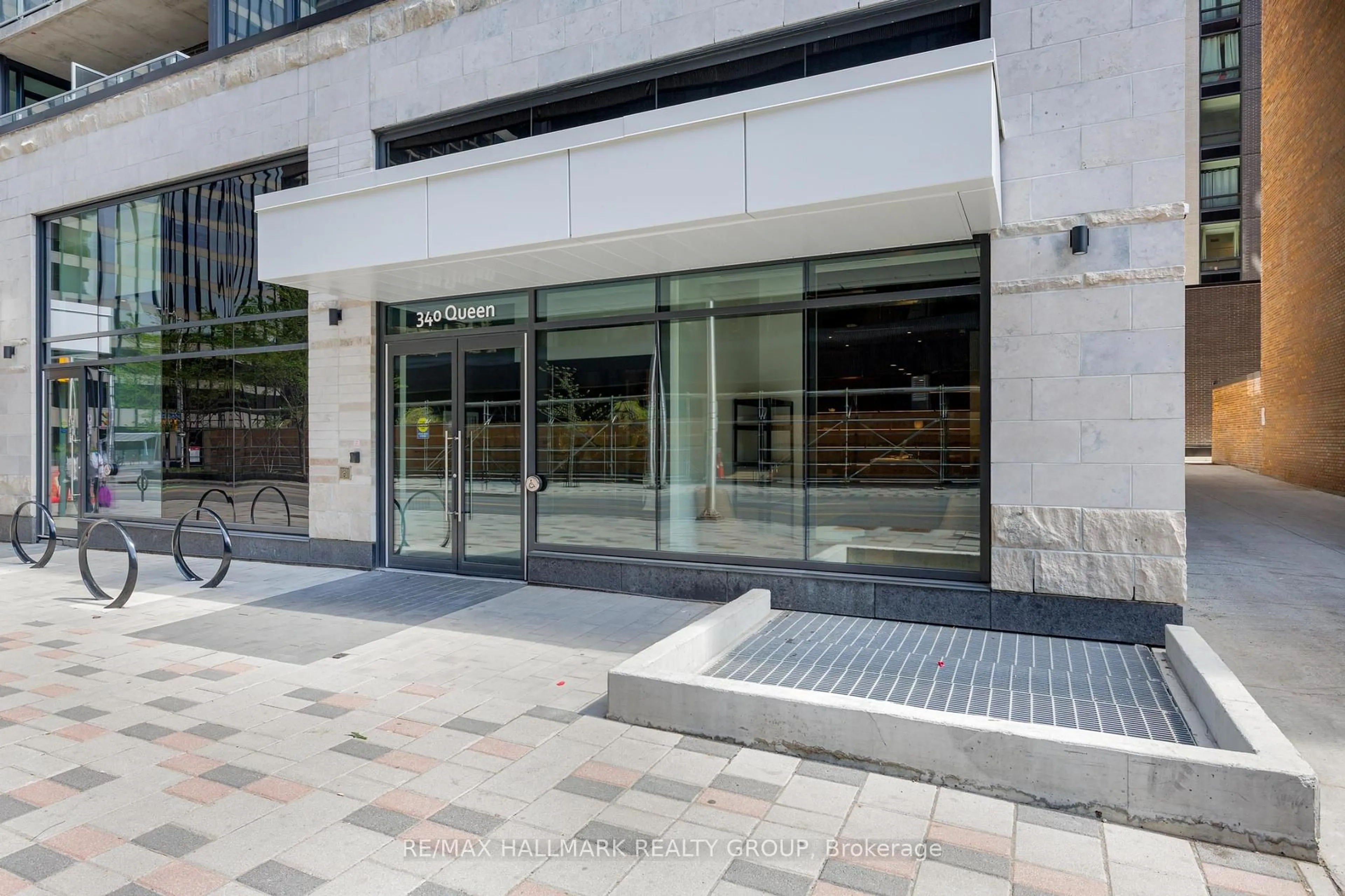 Indoor foyer for 340 Queen St #702, Ottawa Ontario K1R 0G1